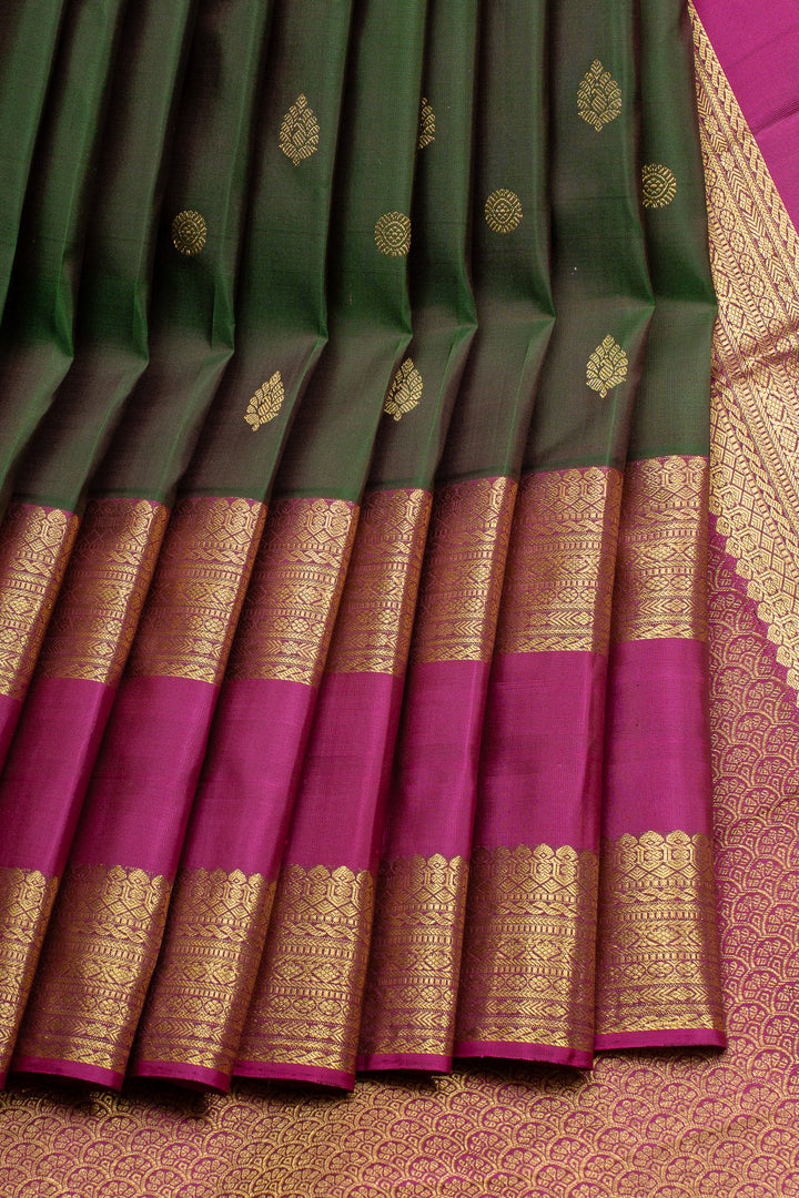 Mandhulir Green Pure Kanchipuram Silk Saree