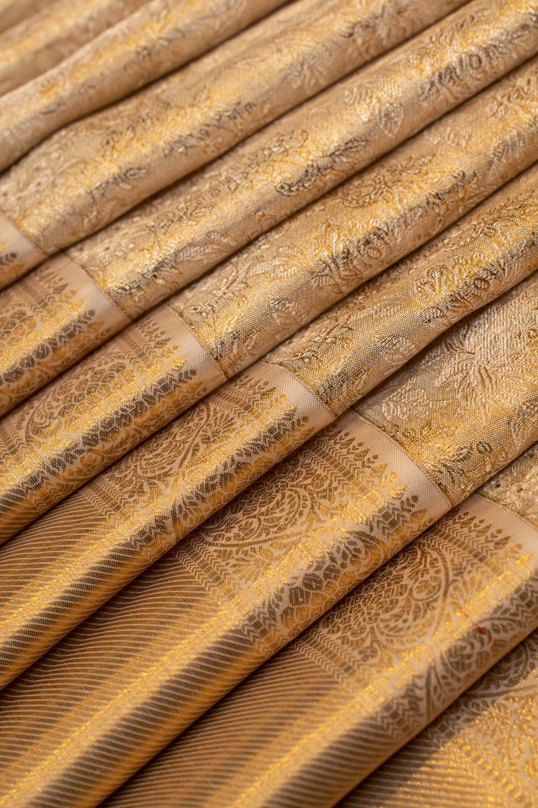 Gold tissue floral pure Kanchipuram silk saree