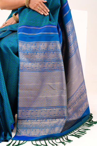 Peacock Blue Borderless Thread Jacquard Pure Kanchipuram Silk Saree - Clio Silks