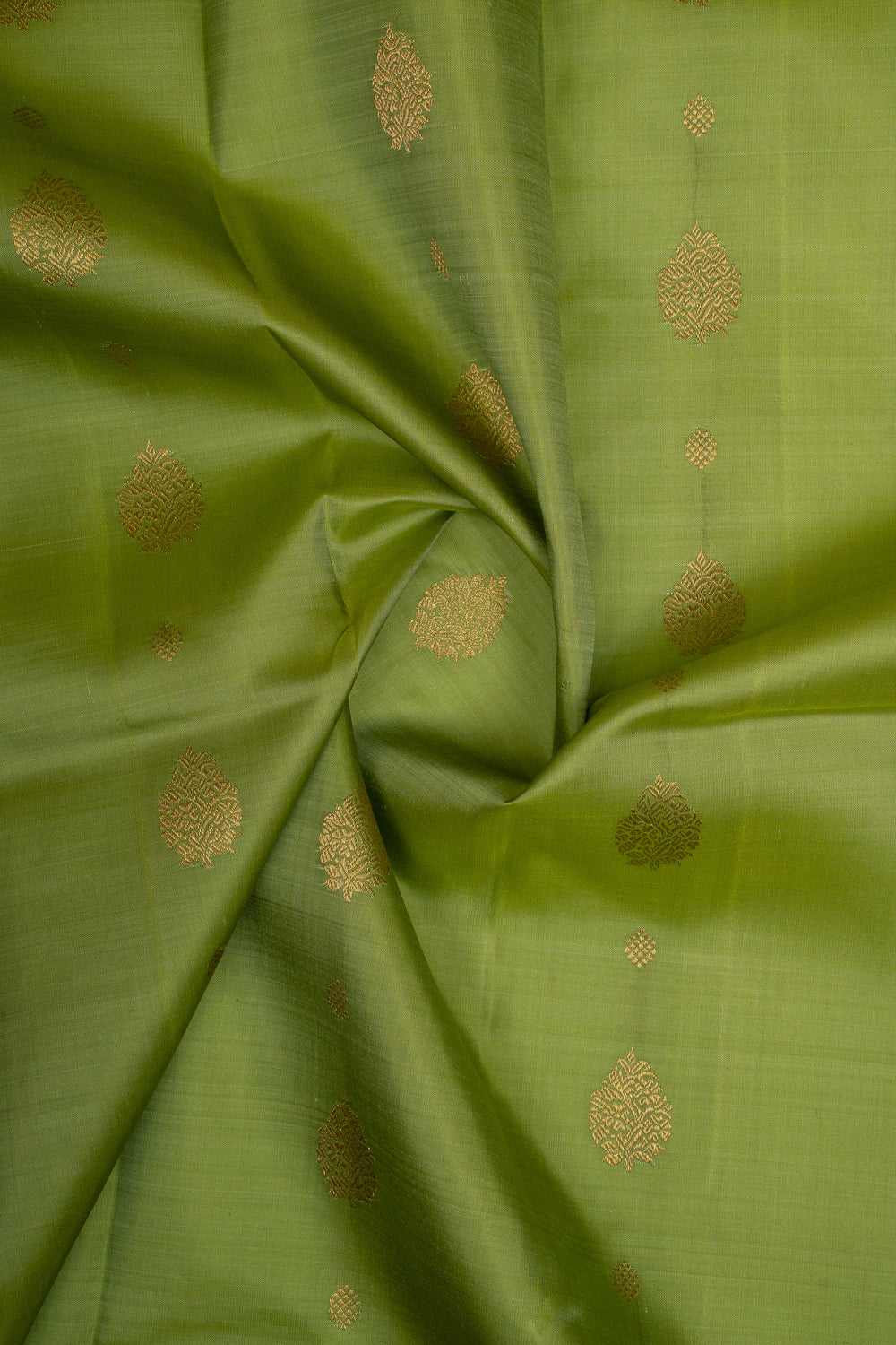 Sampanga Green and Magenta Pure Kanchipuram Silk Saree