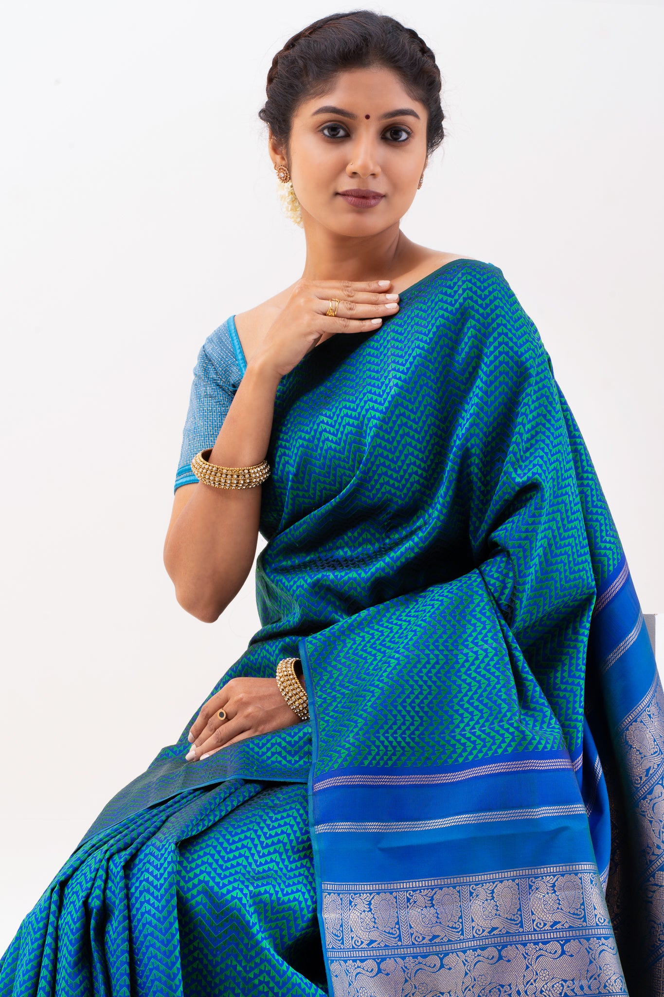 Peacock Blue Borderless Thread Jacquard Pure Kanchipuram Silk Saree - Clio Silks