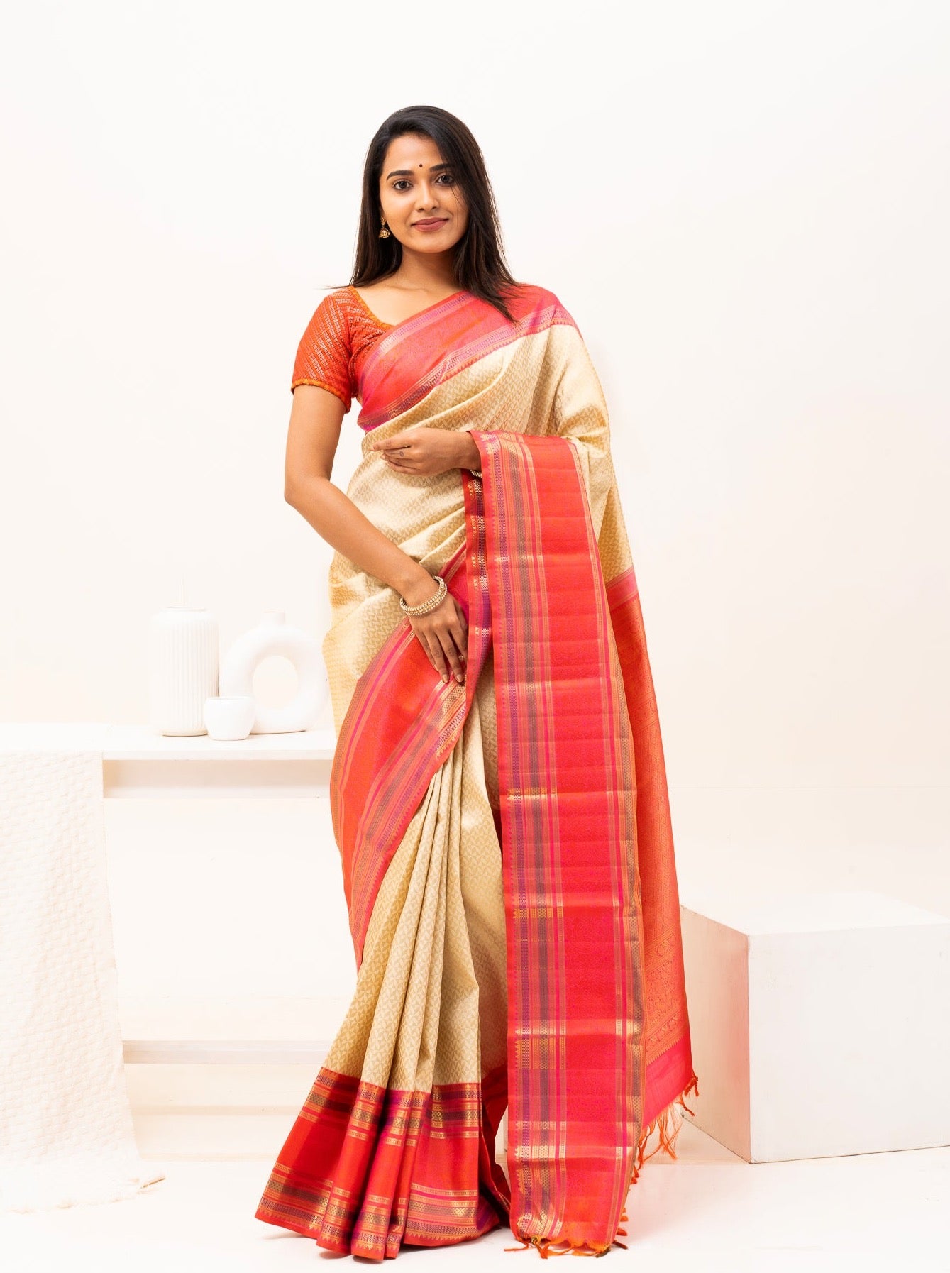 Ivory and Peach Pure Zari Kanchipuram Silk Saree - Clio Silks