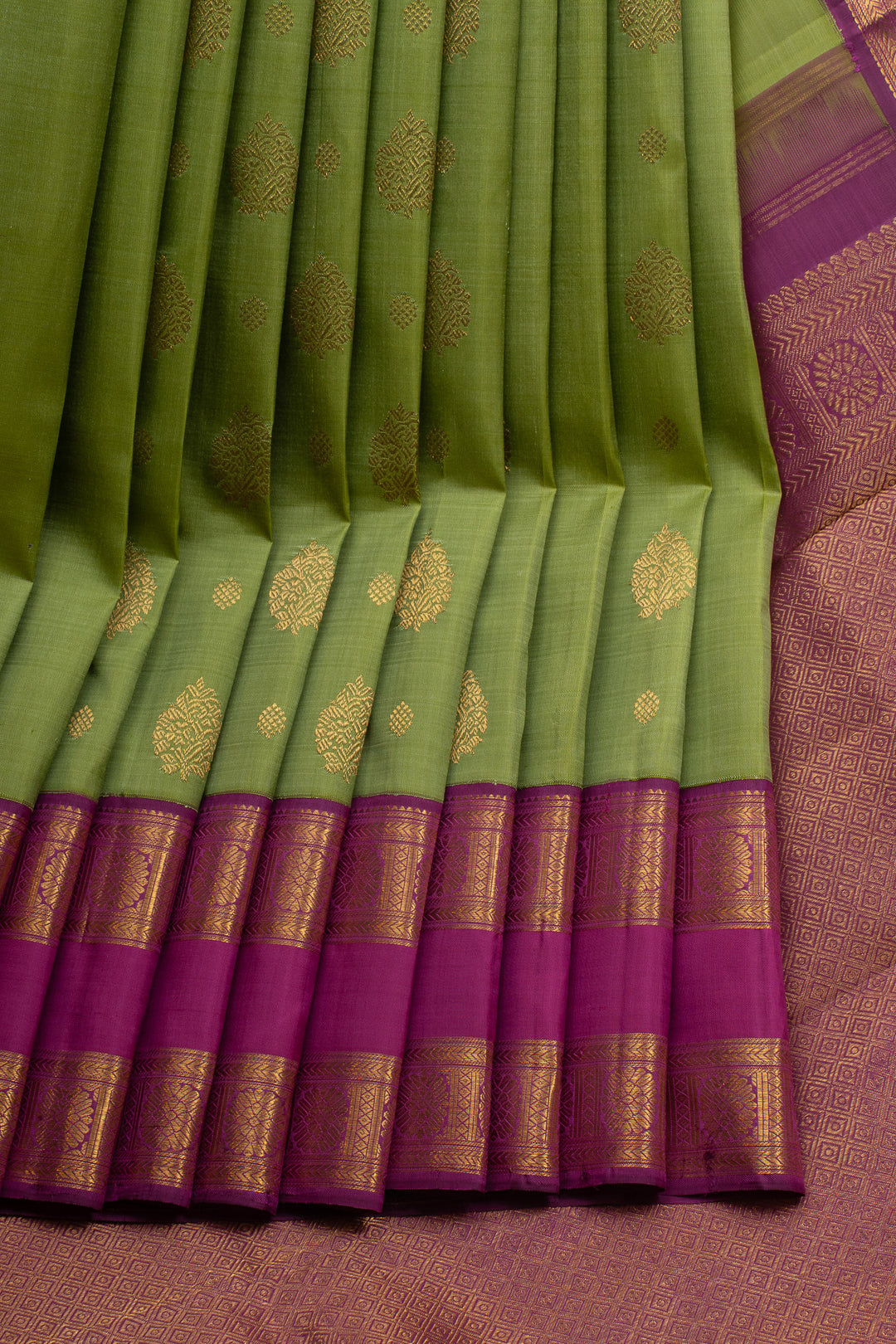 Sampanga Green and Magenta Pure Kanchipuram Silk Saree