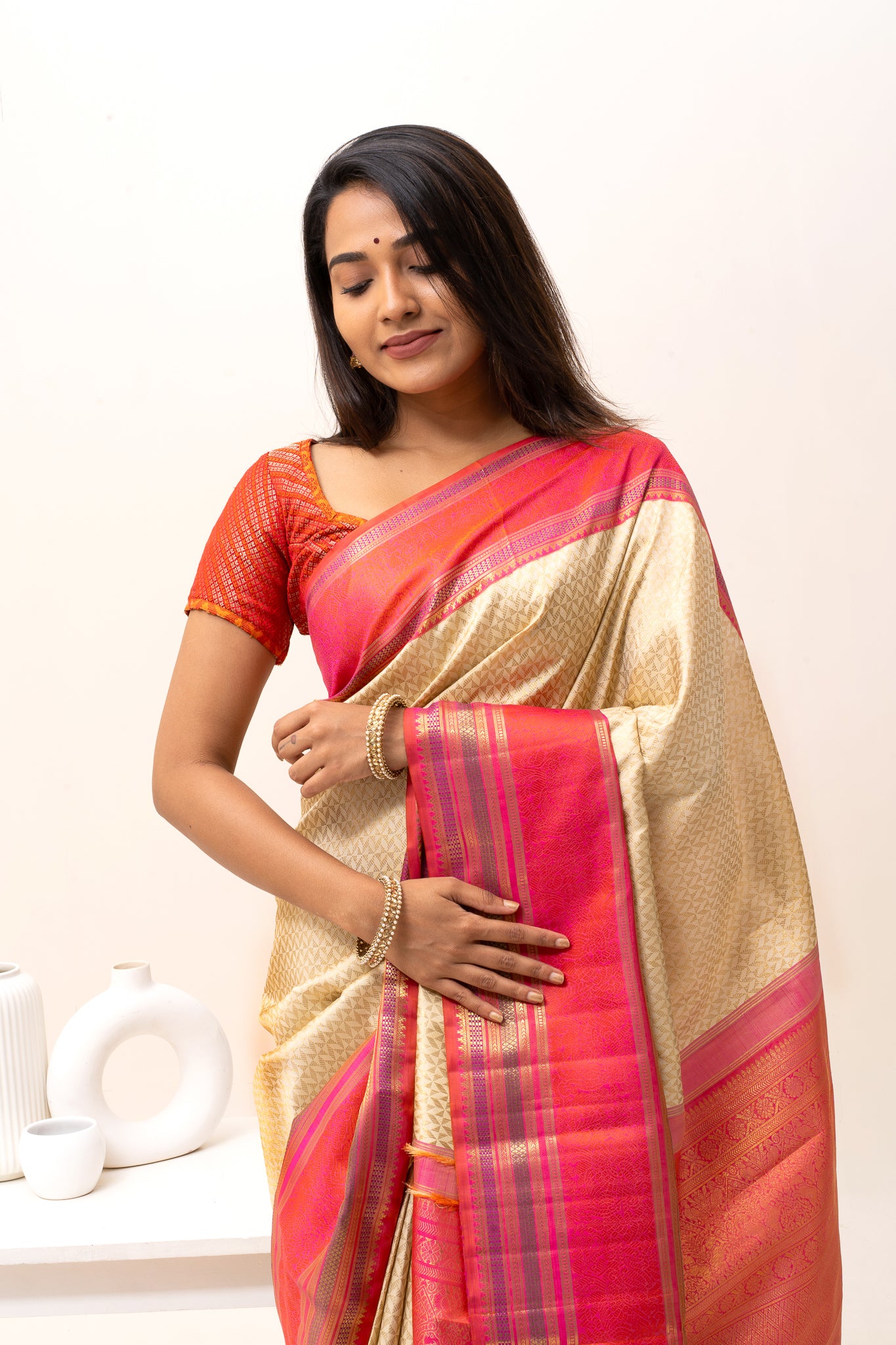 Ivory and Peach Pure Zari Kanchipuram Silk Saree - Clio Silks