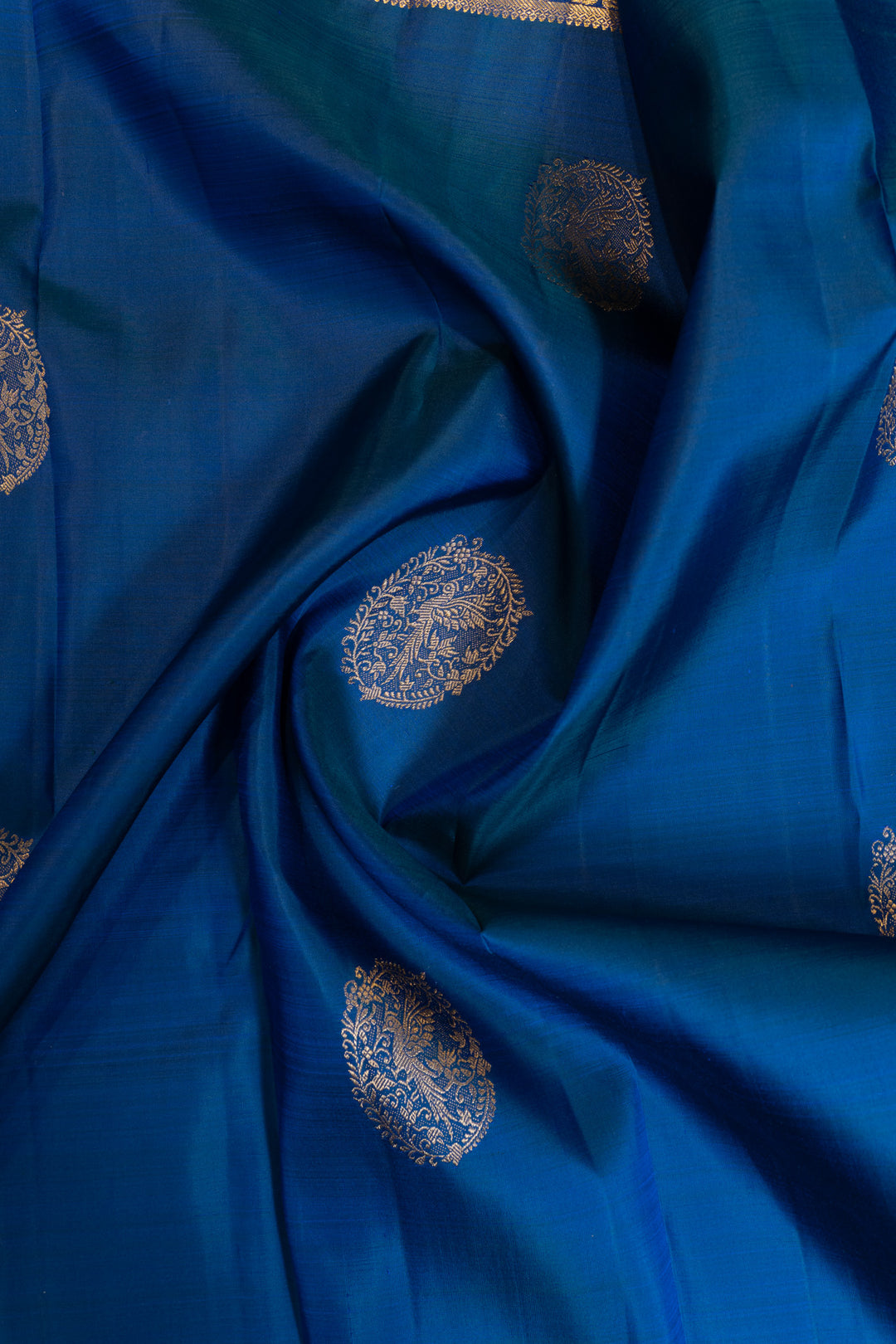 Peacock blue vanasingaram border pure Kanchipuram silk saree