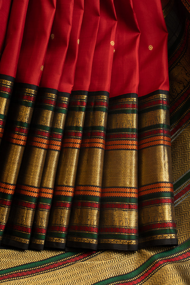 Deep red and black varisaipettu pure zari Kanchipuram silk saree