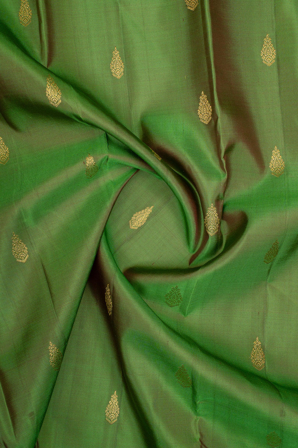 Mehandi green traditional pure kanchipuram silk saree