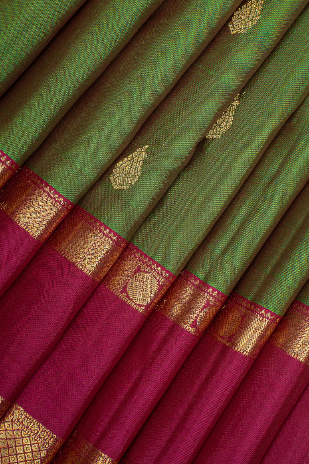 Mehandi green traditional pure kanchipuram silk saree