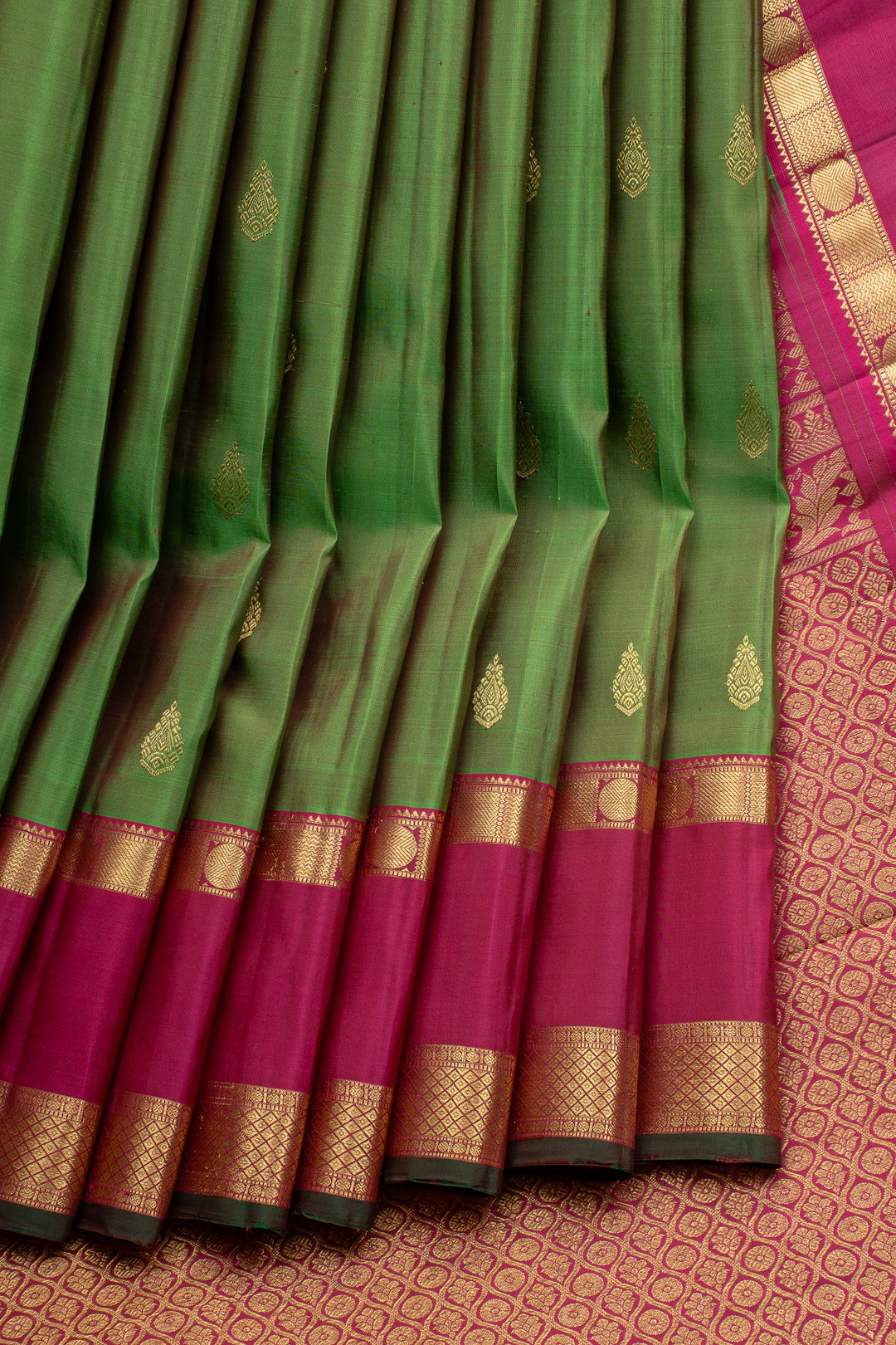 Mehandi green traditional pure kanchipuram silk saree