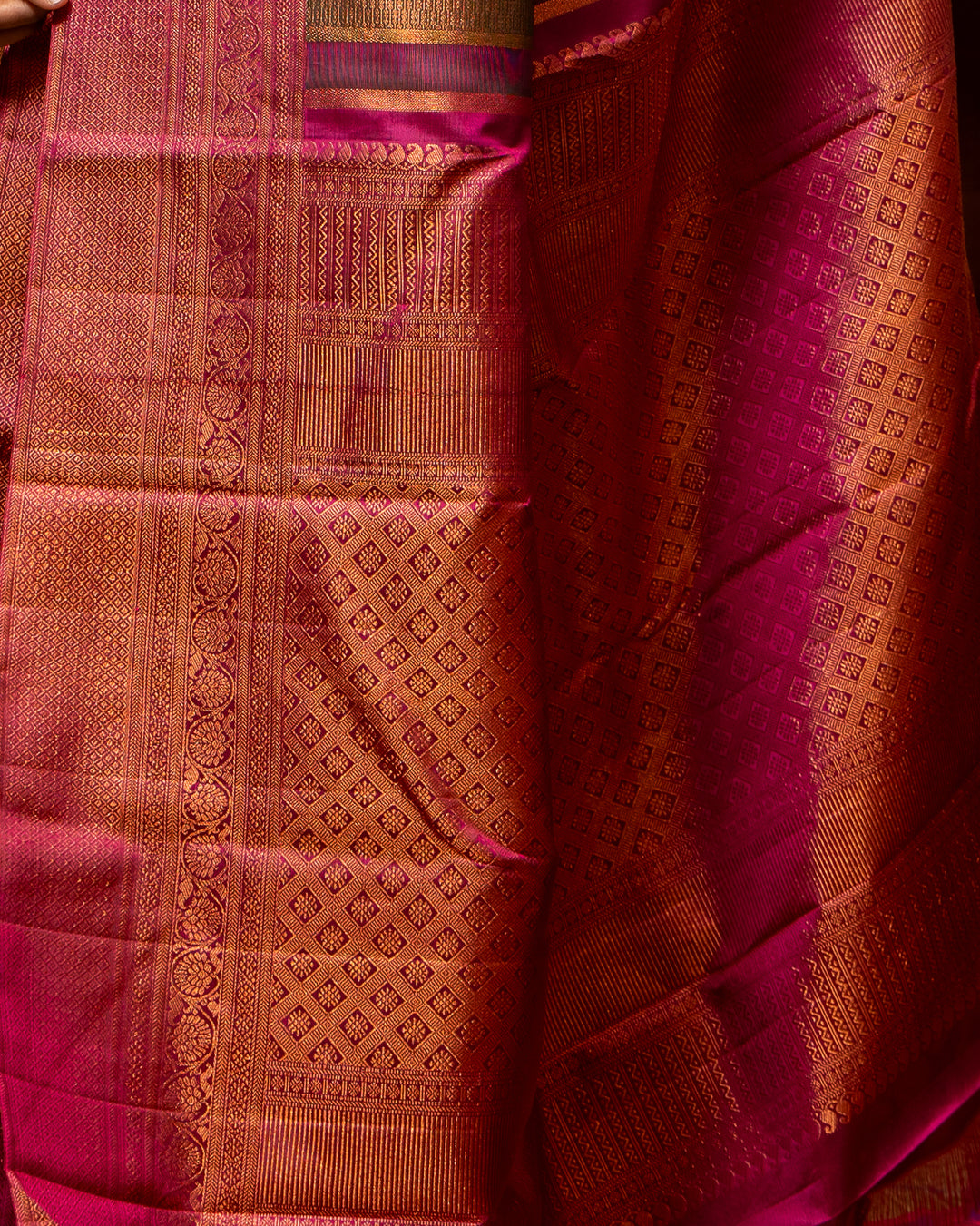 Mandhulir Green and Magenta Brocade Pure Kanchipuram Silk Saree - Clio Silks
