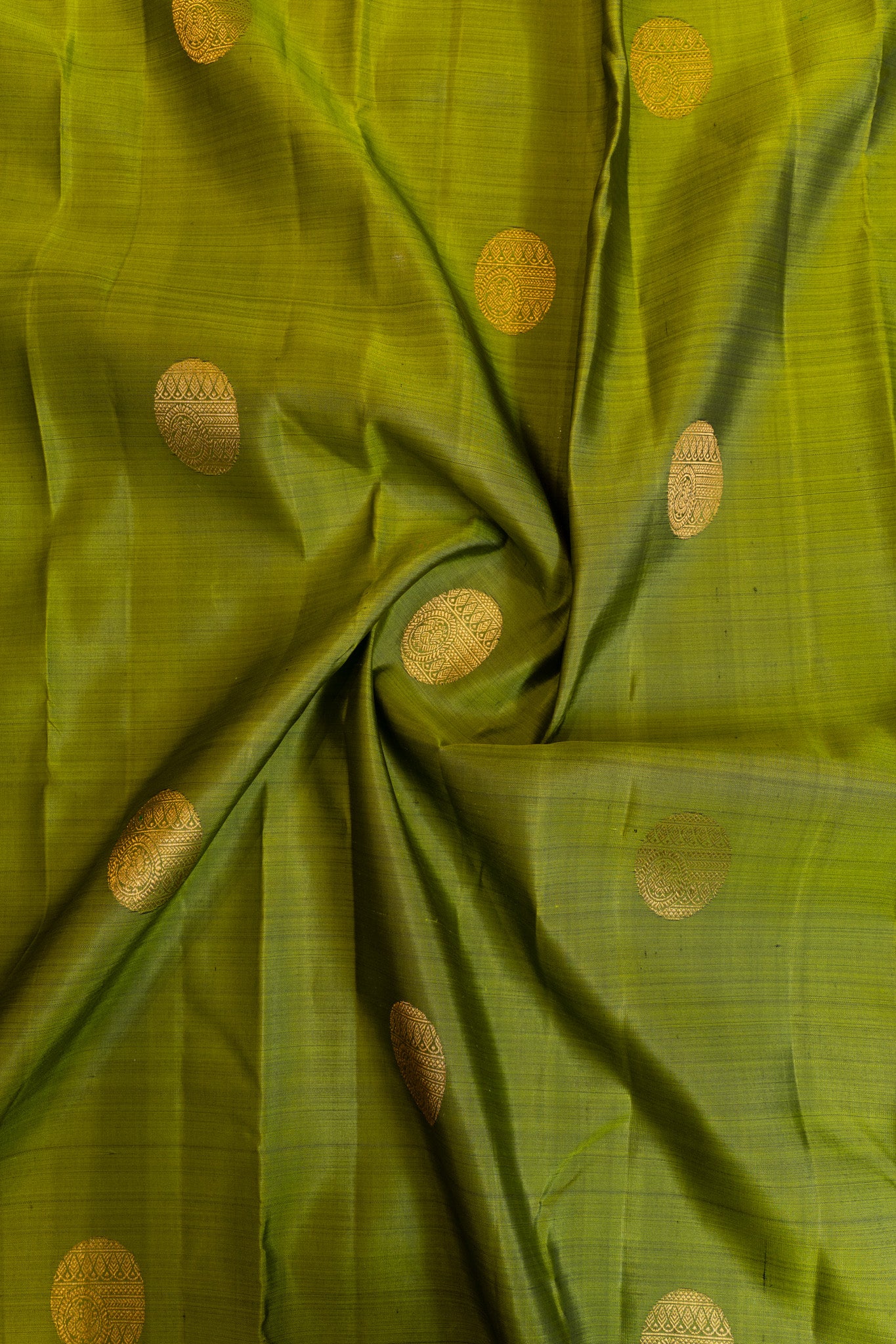 Leaf green rettai pettu pure Kanchipuram silk saree