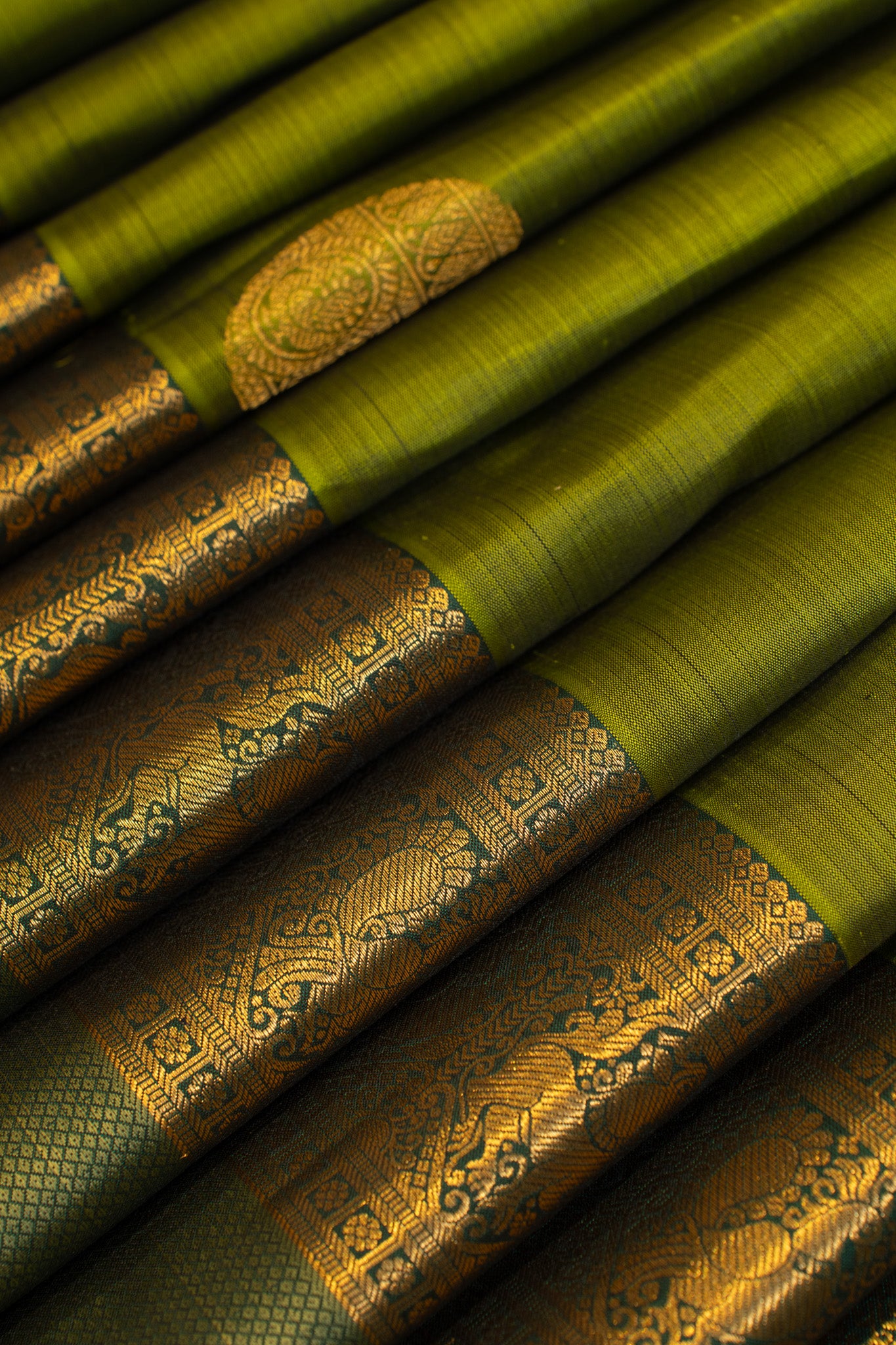 Leaf green rettai pettu pure Kanchipuram silk saree