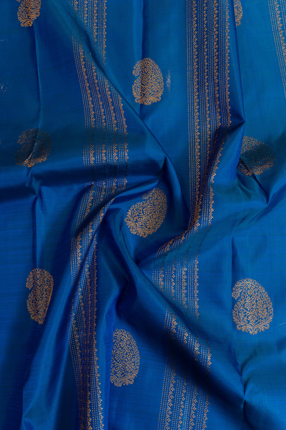 Peacock blue borderless paisley pure Kanchipuram silk saree