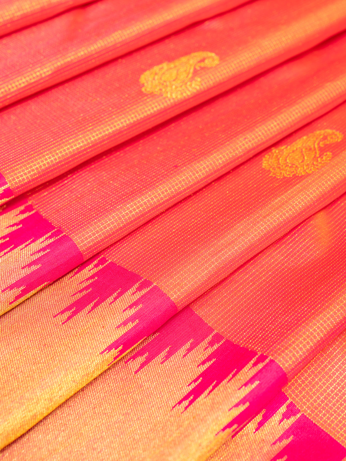 Peach Pink Vairaoosi Pure Kanchipuram Silk Saree - Clio Silks