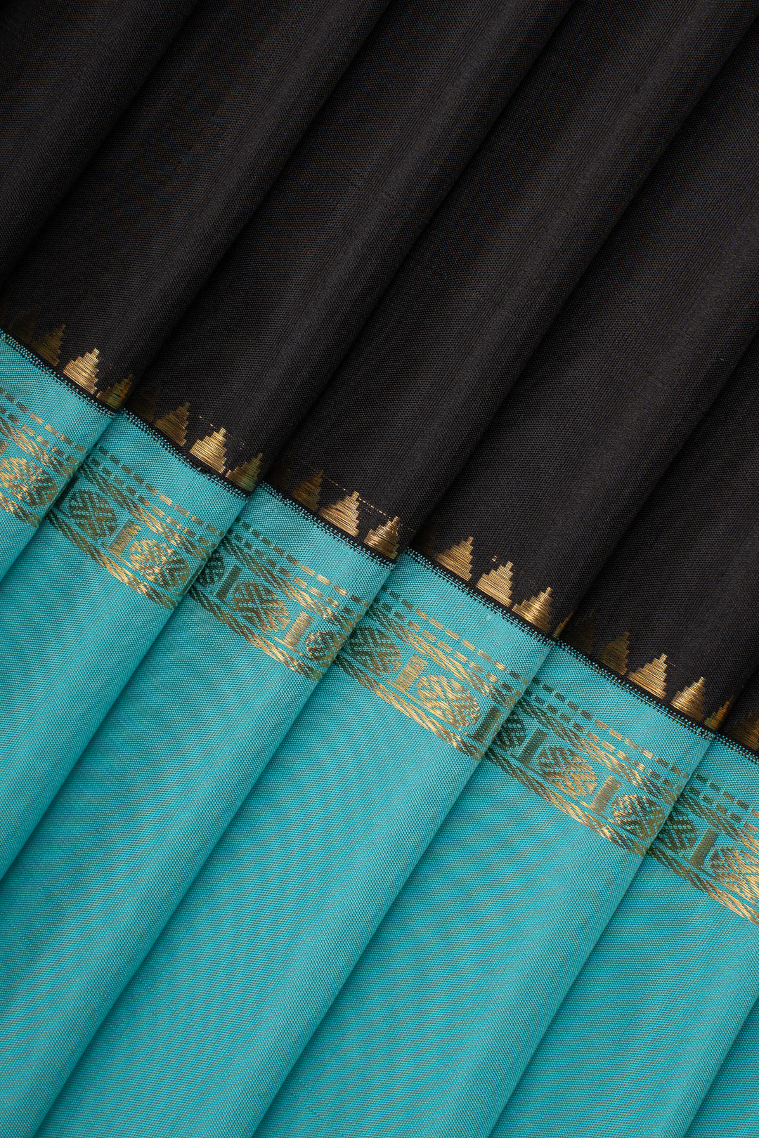 Black and Blue Traditional Pure Kanchipuram Silk Saree