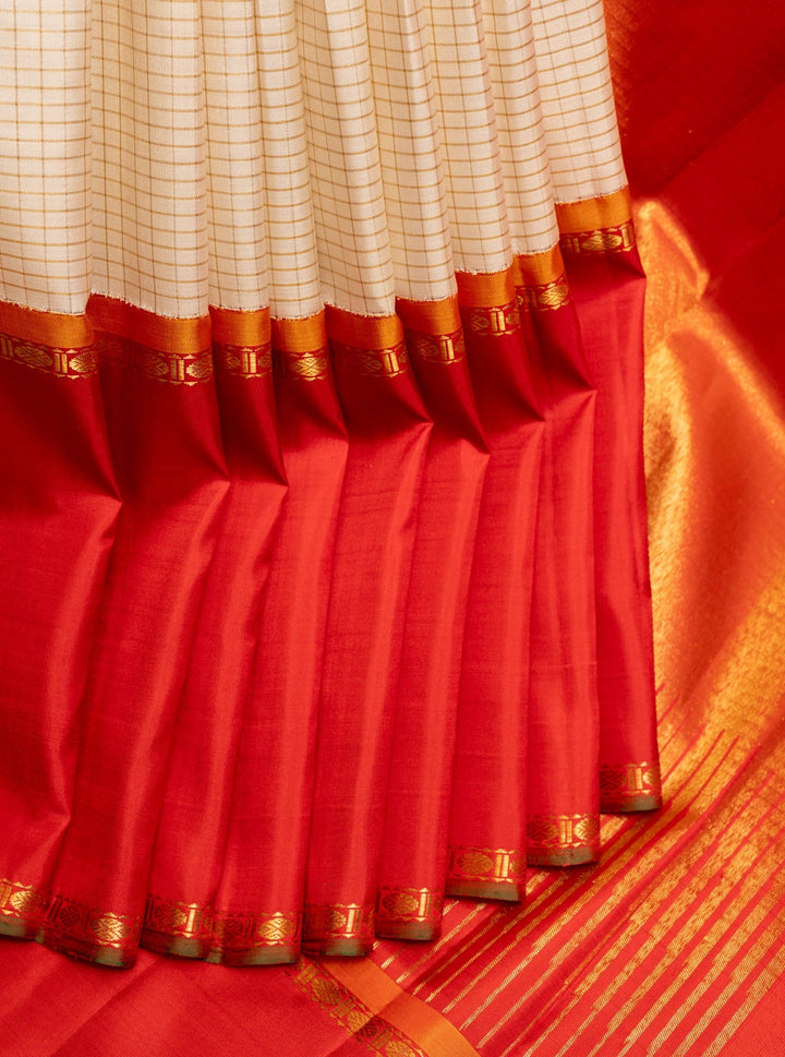white kanchipuram silk sarees | checks kanchipuram | white silk saree | silk saree shopping