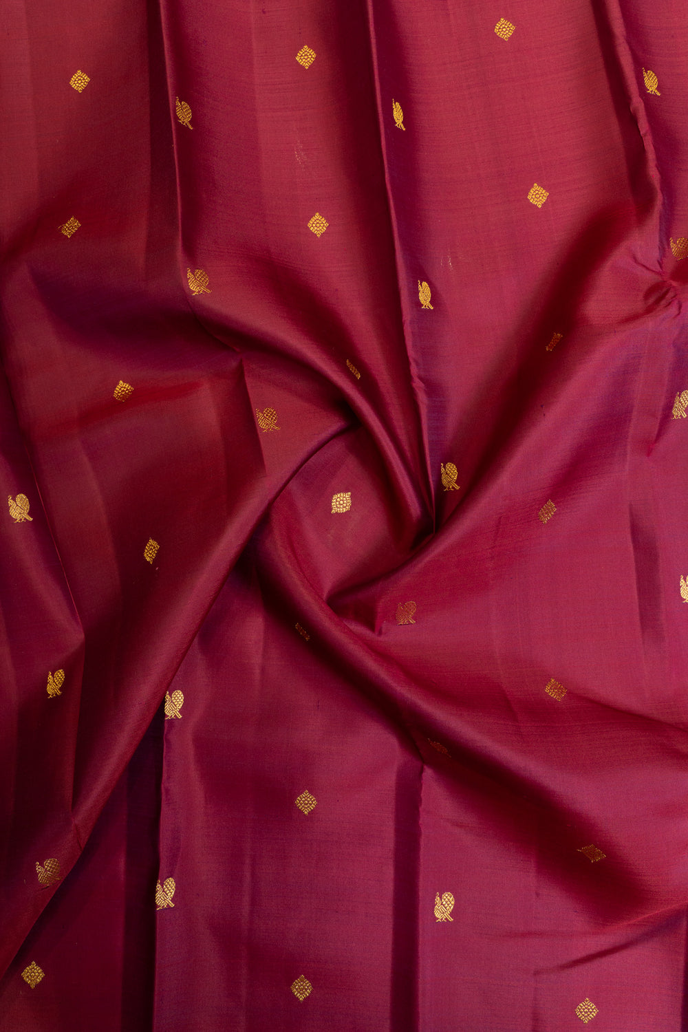Purple and ivory small
Border pure Kanchipuram silk saree