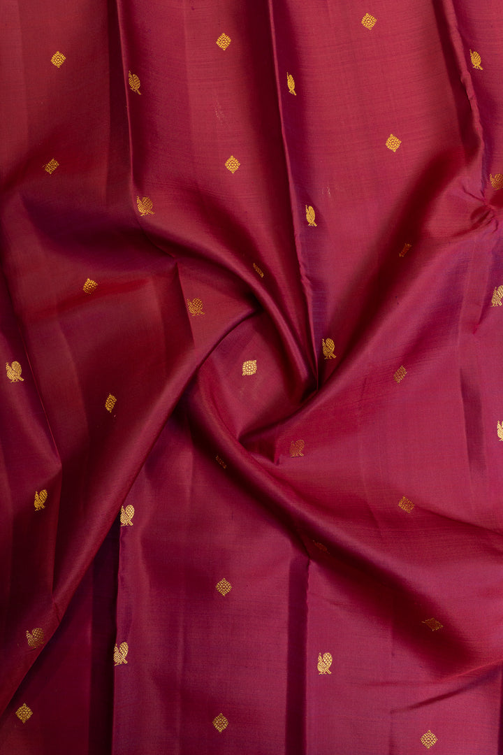 Purple and ivory small
Border pure Kanchipuram silk saree