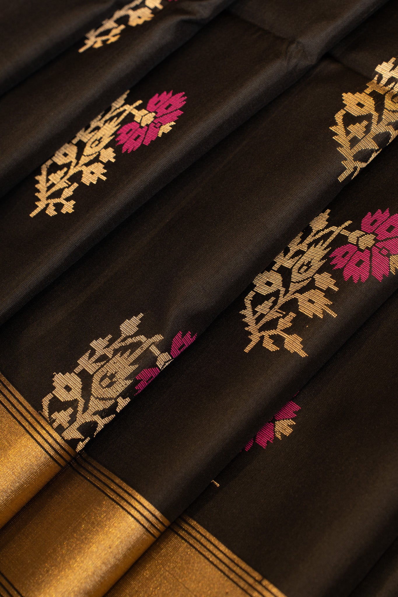 Black Jamdani motifs pure soft silk saree