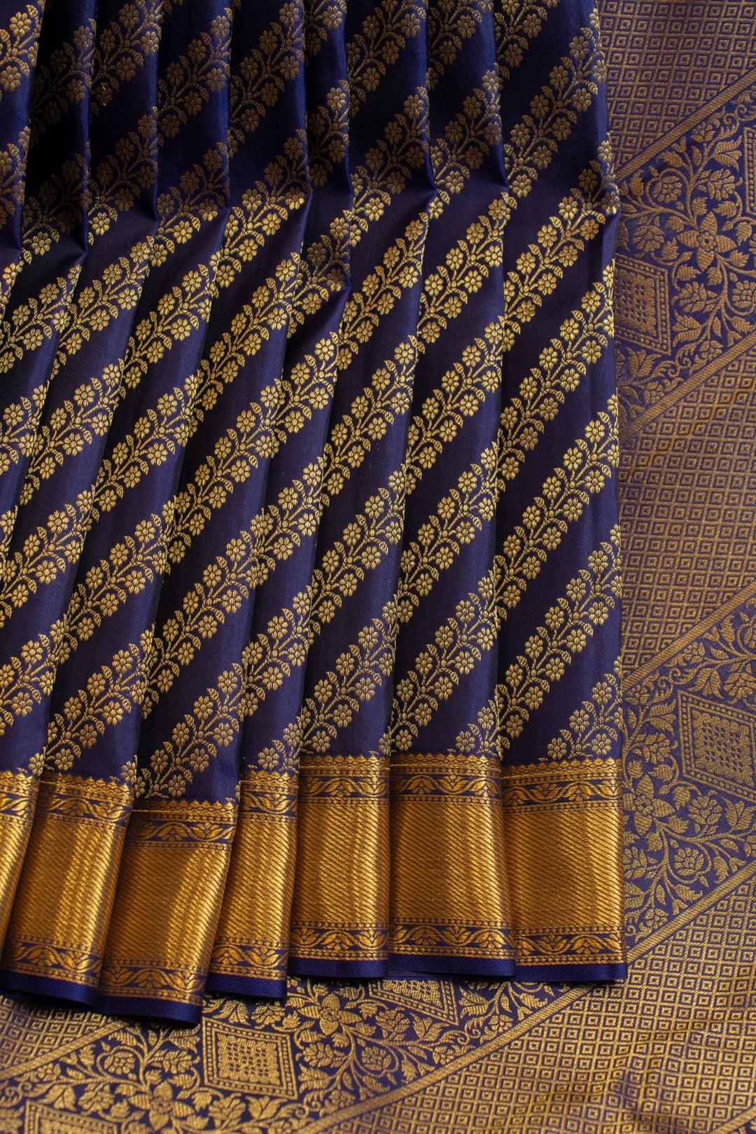 Dark blue leheriya pure Kanchipuram silk saree