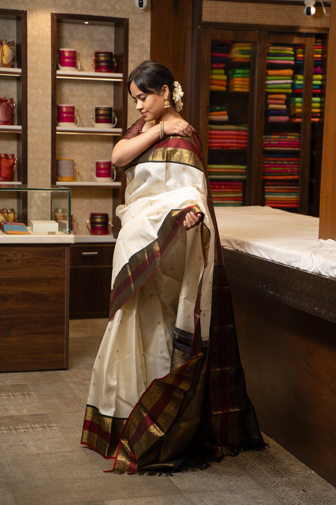 Pearl White Pure Zari Kanchipuram Silk Saree - Clio Silks