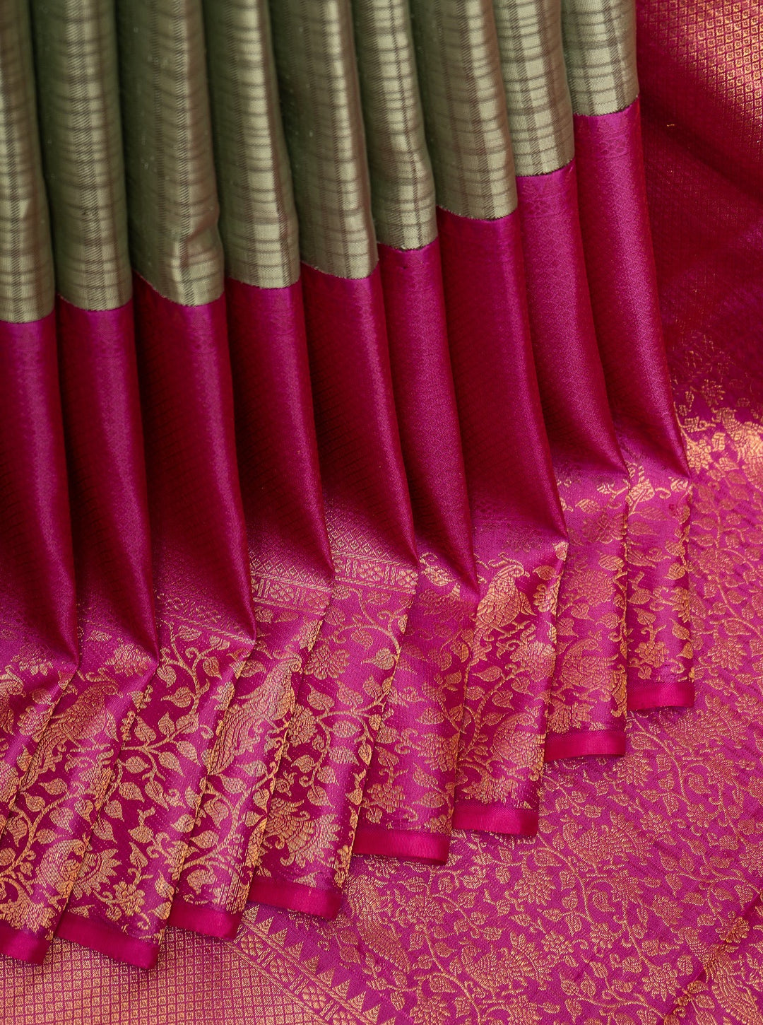 Elaichi Green and Magenta Pure Zari Kanchipuram Silk Saree - Clio Silks
