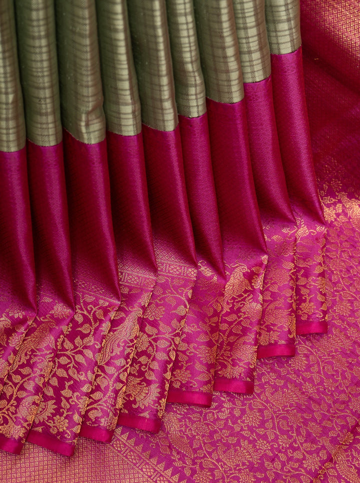 Elaichi Green and Magenta Pure Zari Kanchipuram Silk Saree - Clio Silks