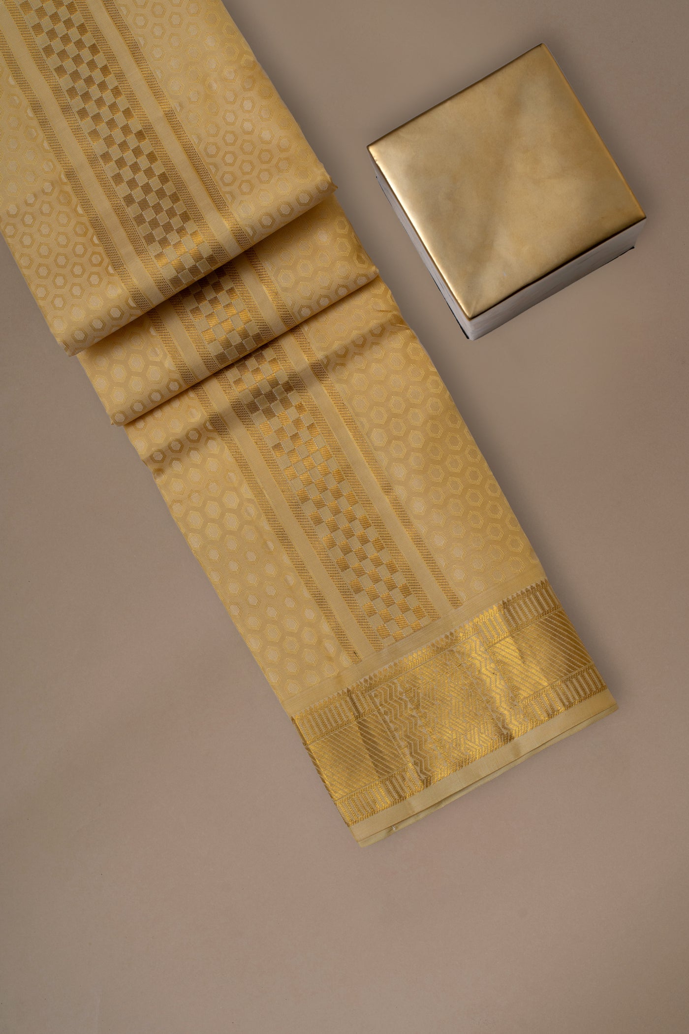 Golden Grandeur Jacquard Men's Dhoti