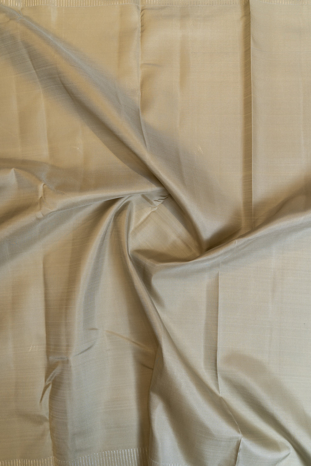 Silverish grey 8 Kol pure Kanchipuram silk saree