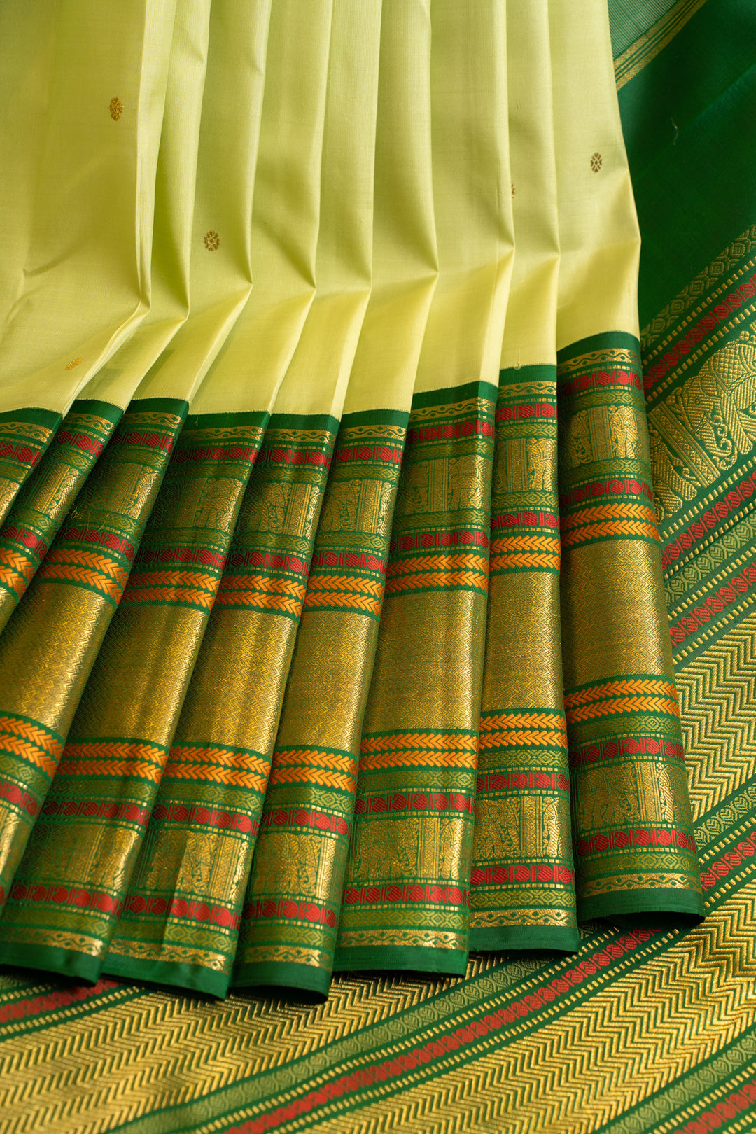 Chartreuse green and bottle green Varisaipettu pure zari Kanchipuram silk saree