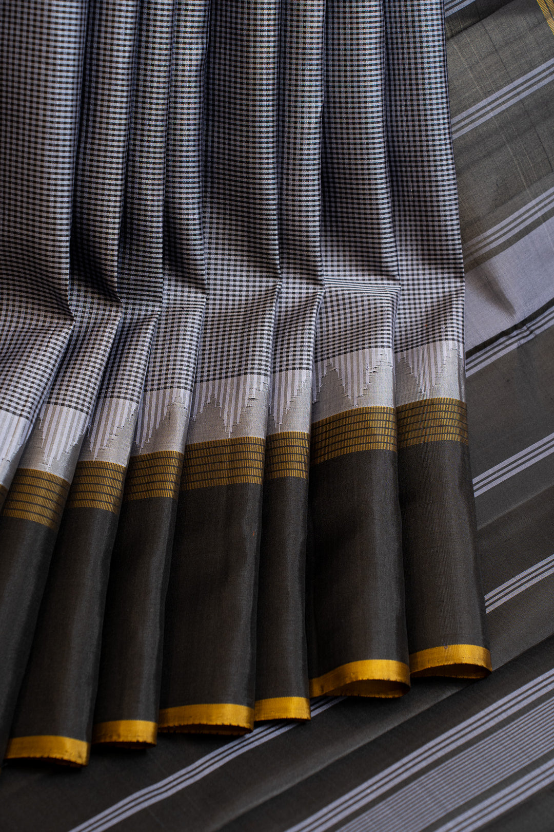 Black and grey Thread Checks pure Kanchipuram silk saree