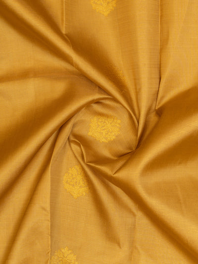 Gold zari seer pure Kanchipuram silk saree