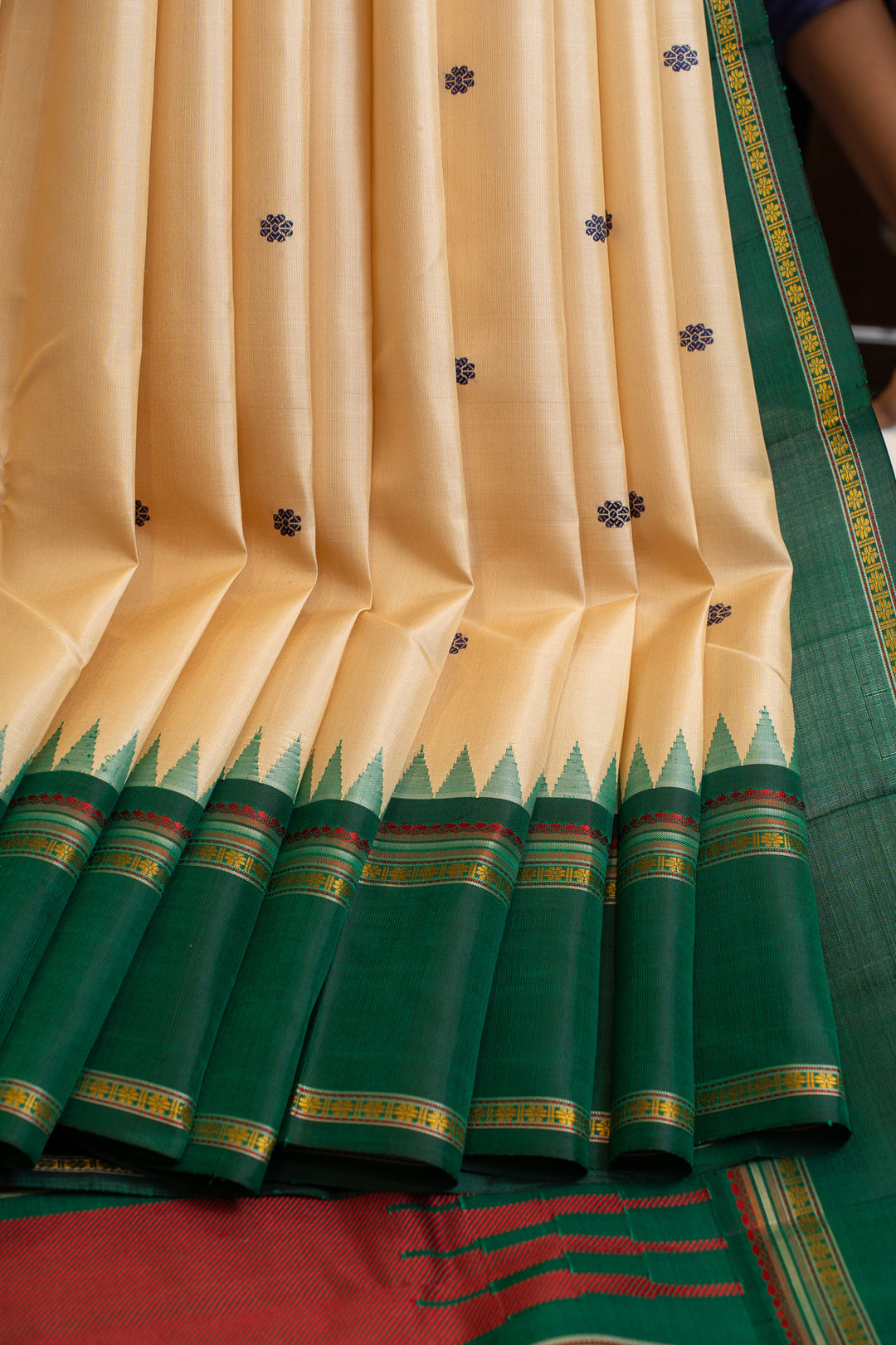 Cream and green rettai pettu pure Kanchipuram silk saree
