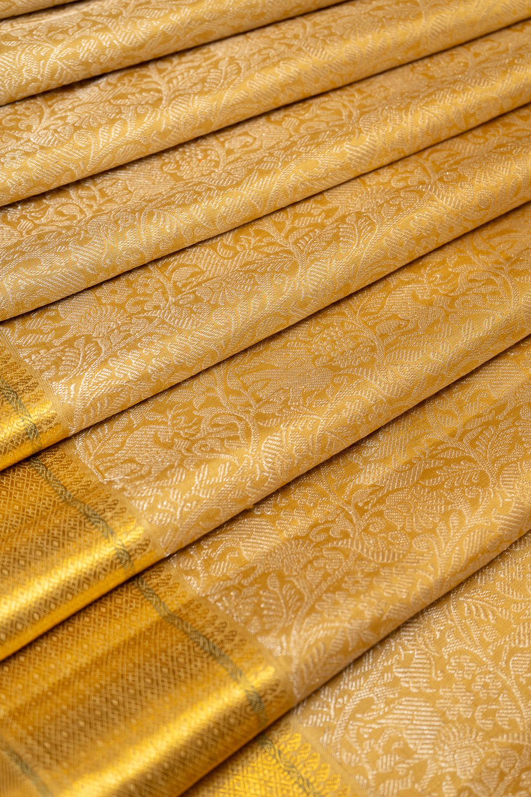  woven gold zari pallu tradition silk saree