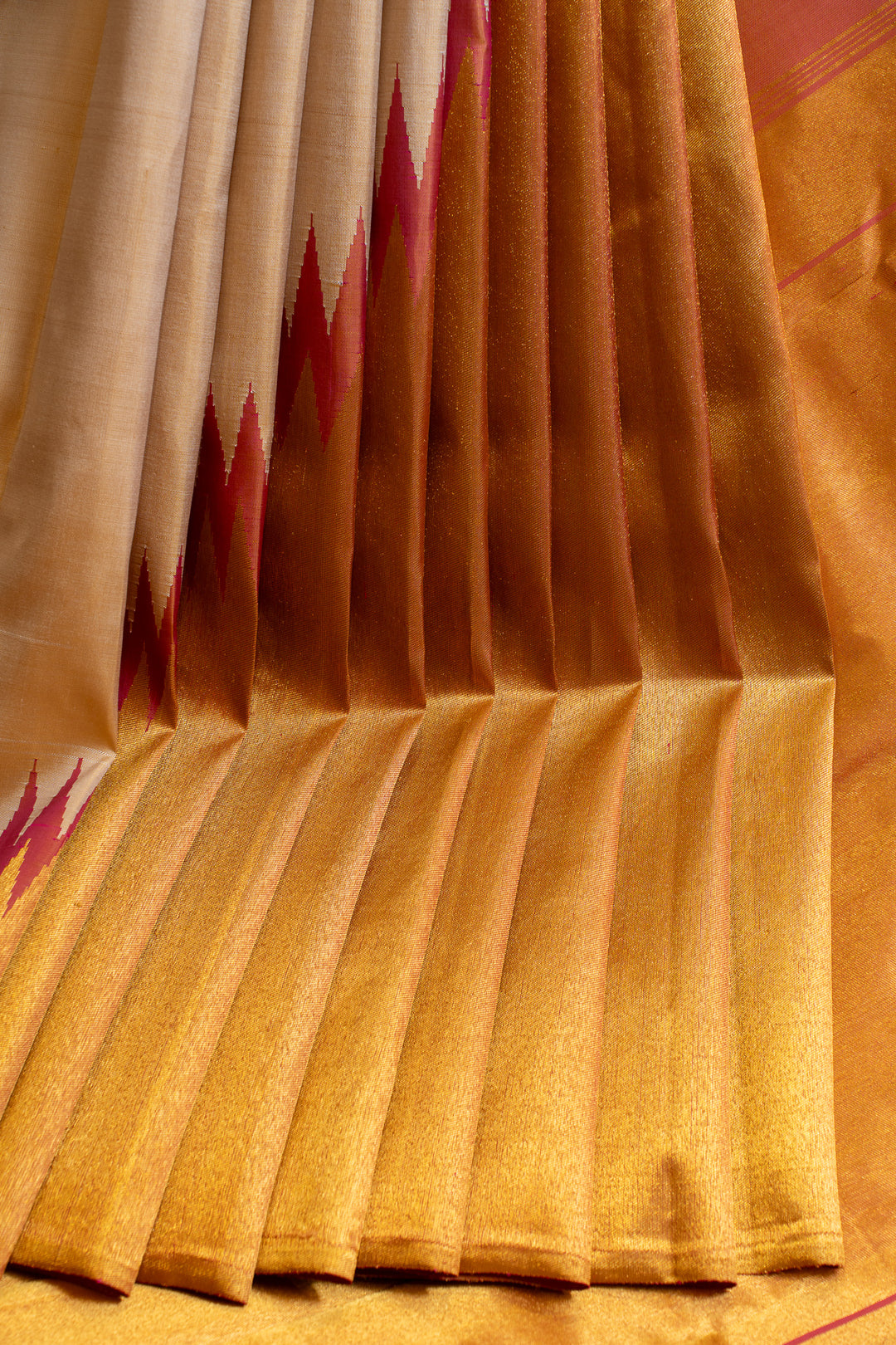 Beige rising 8 Kol pure Kanchipuram silk saree