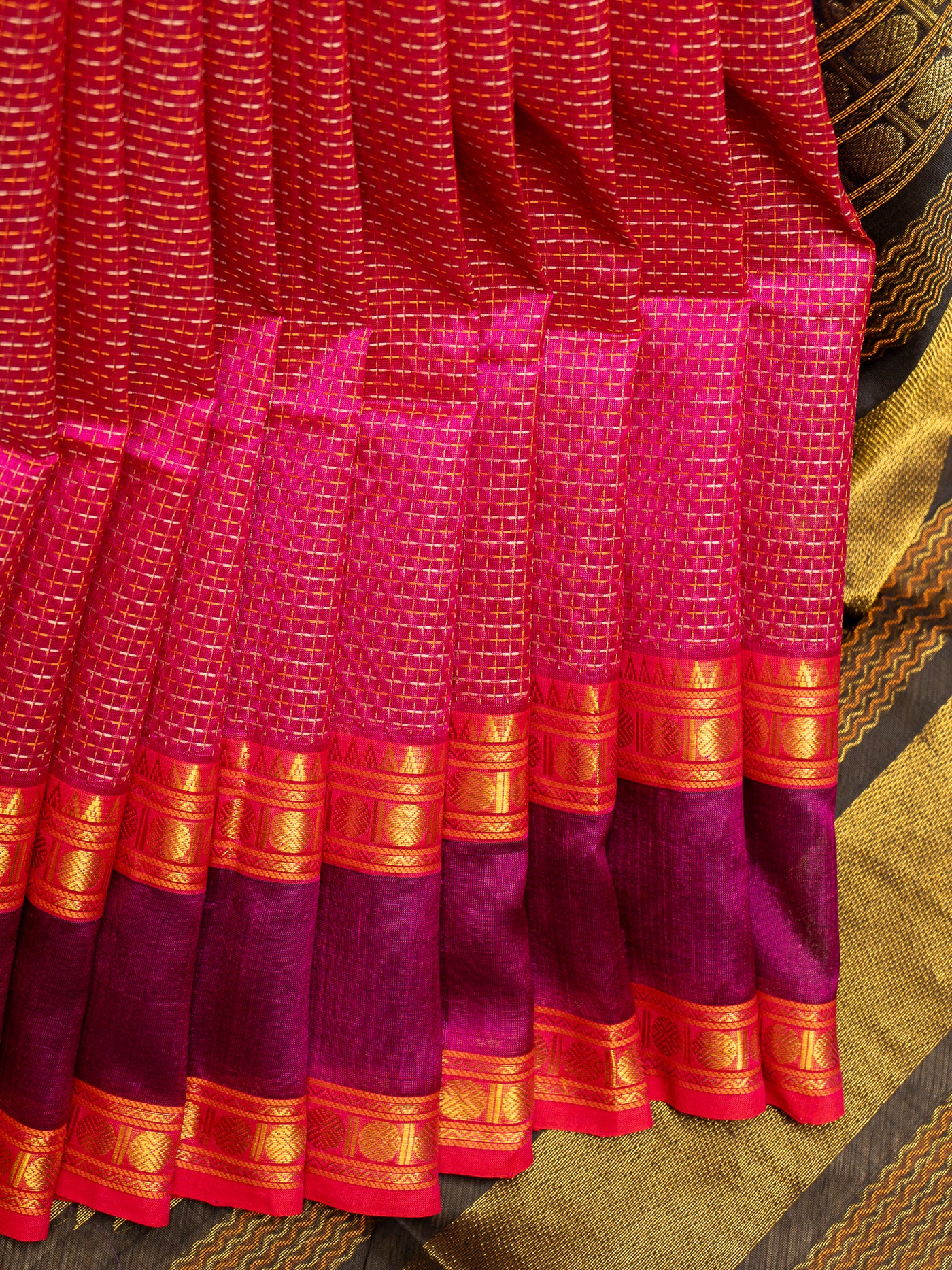 Rani Pink Threadwork Handloom Silk Cotton Saree - Clio Silks