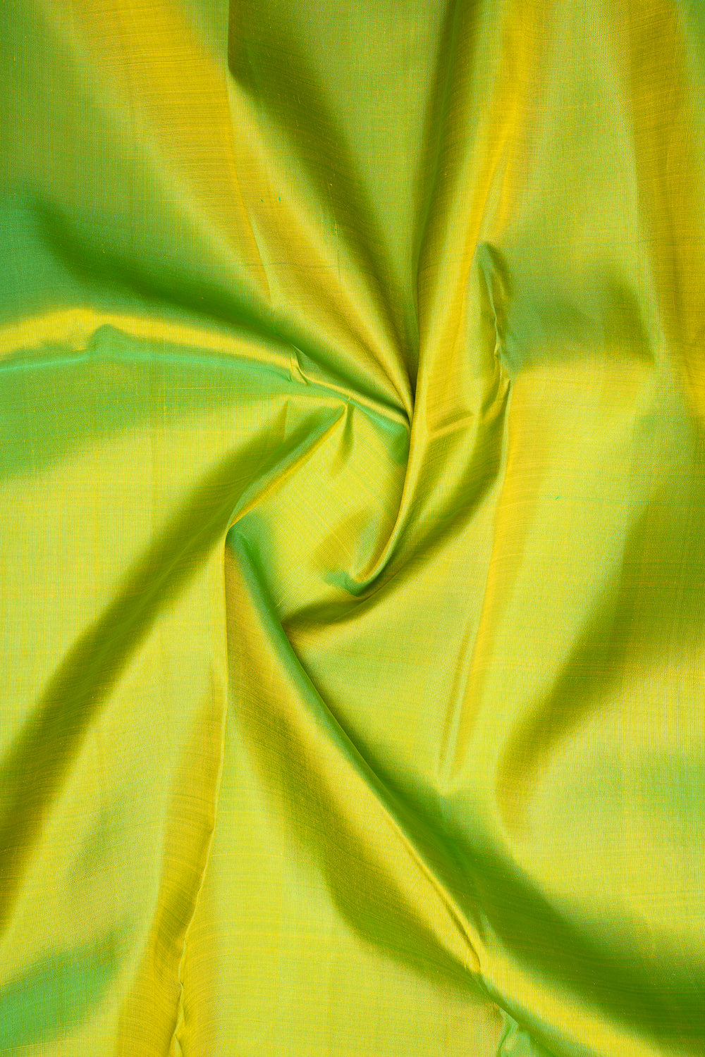 Sampanga Green Traditional Pure Kanchipuram Silk Saree - Clio Silks