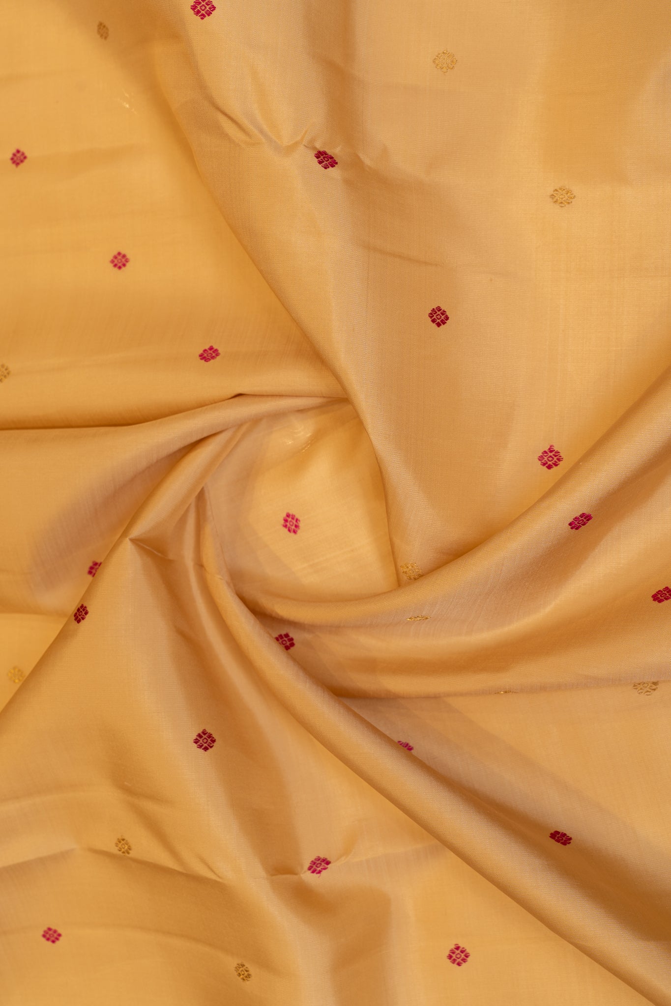 Ivory and magenta turning border pure zari Kanchipuram silk saree