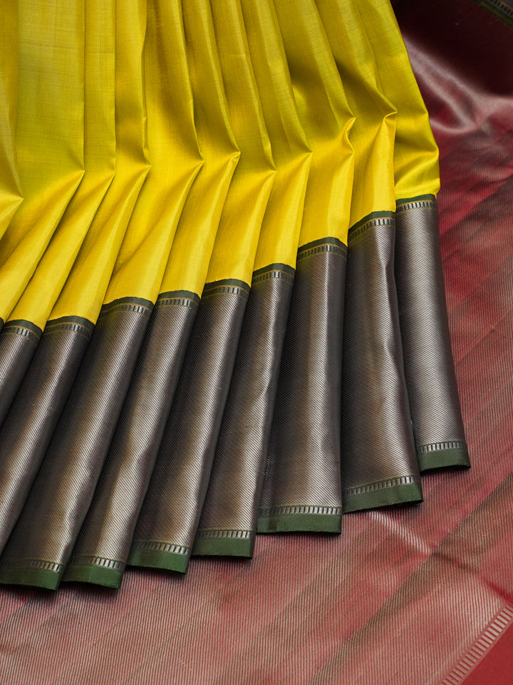 Lime Green Pattu Pettu Kanchipuram Silk Saree