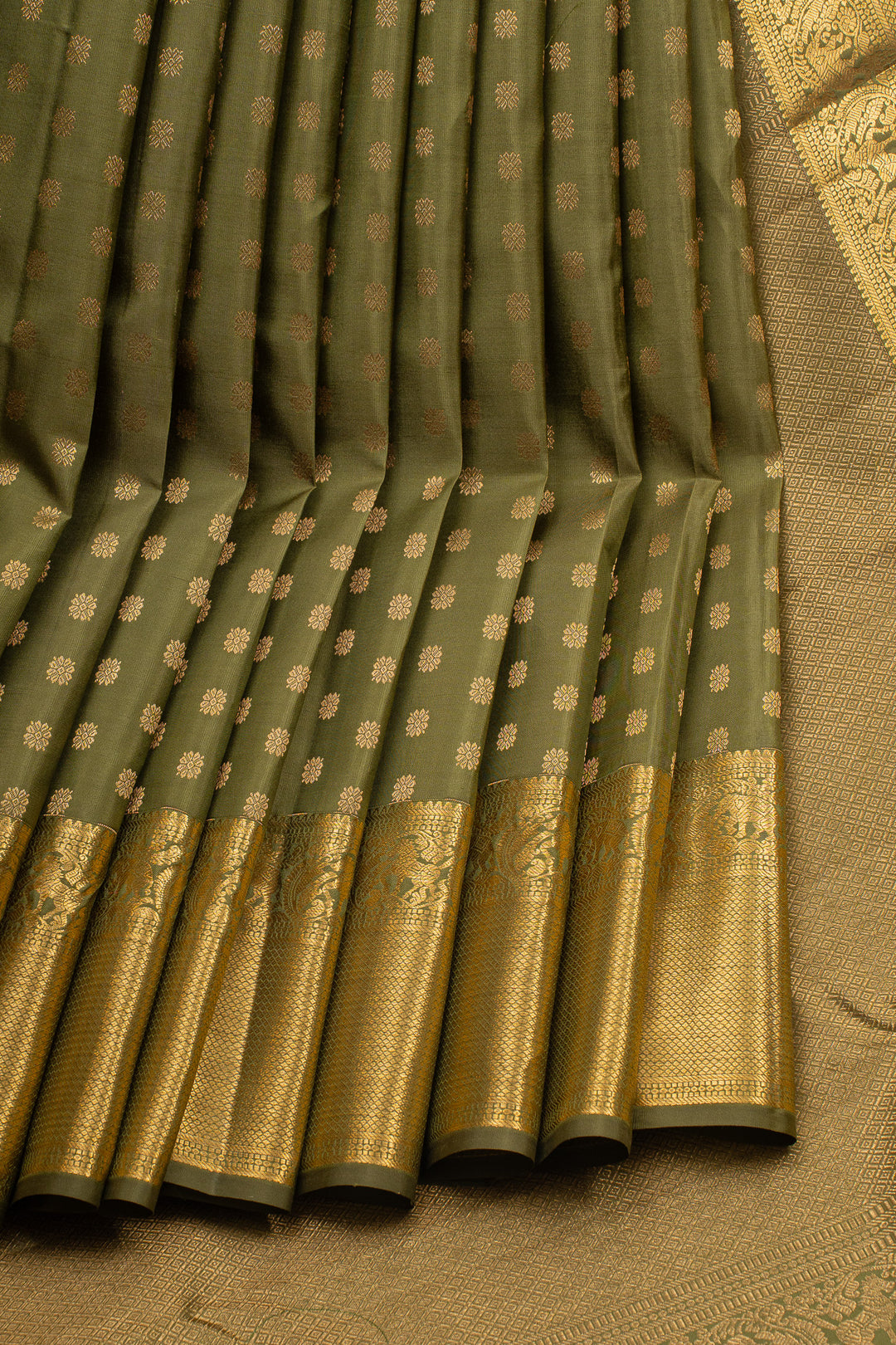 Mehandi green traditional pure kanchipuram silk saree