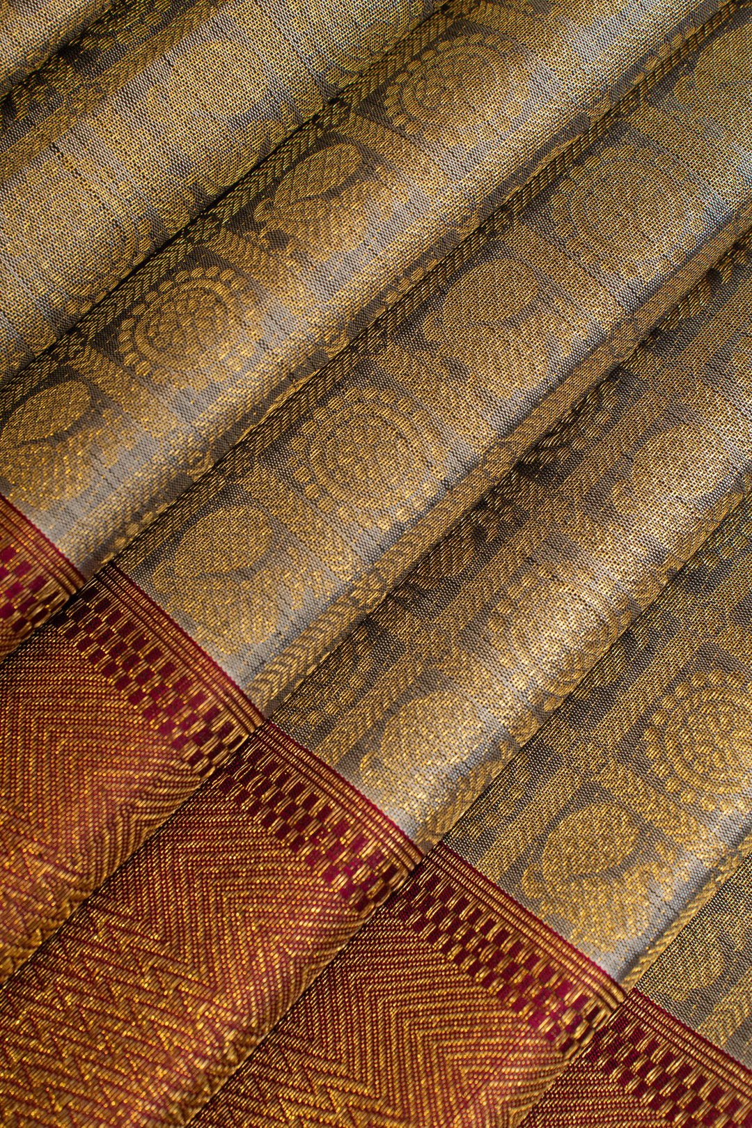 Silver grey annam chakram brocade pure Kanchipuram silk saree