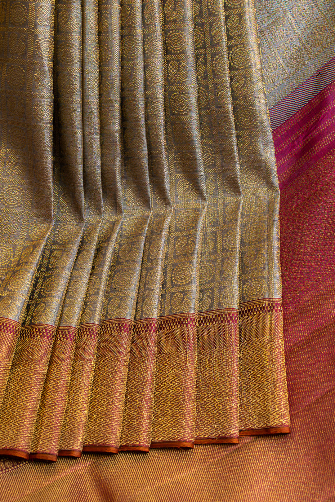 Silver grey annam chakram brocade pure Kanchipuram silk saree