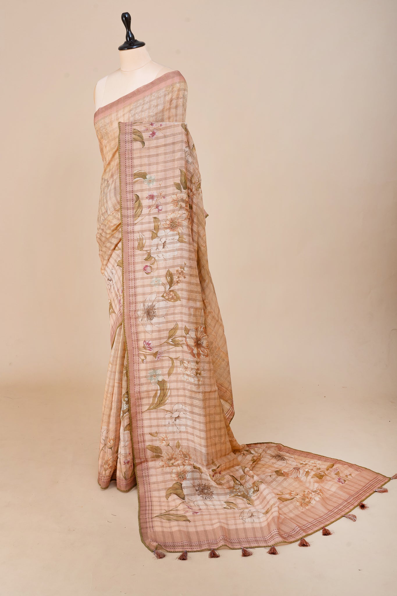 Peach Floral Zari Checks Munga Tussar Saree