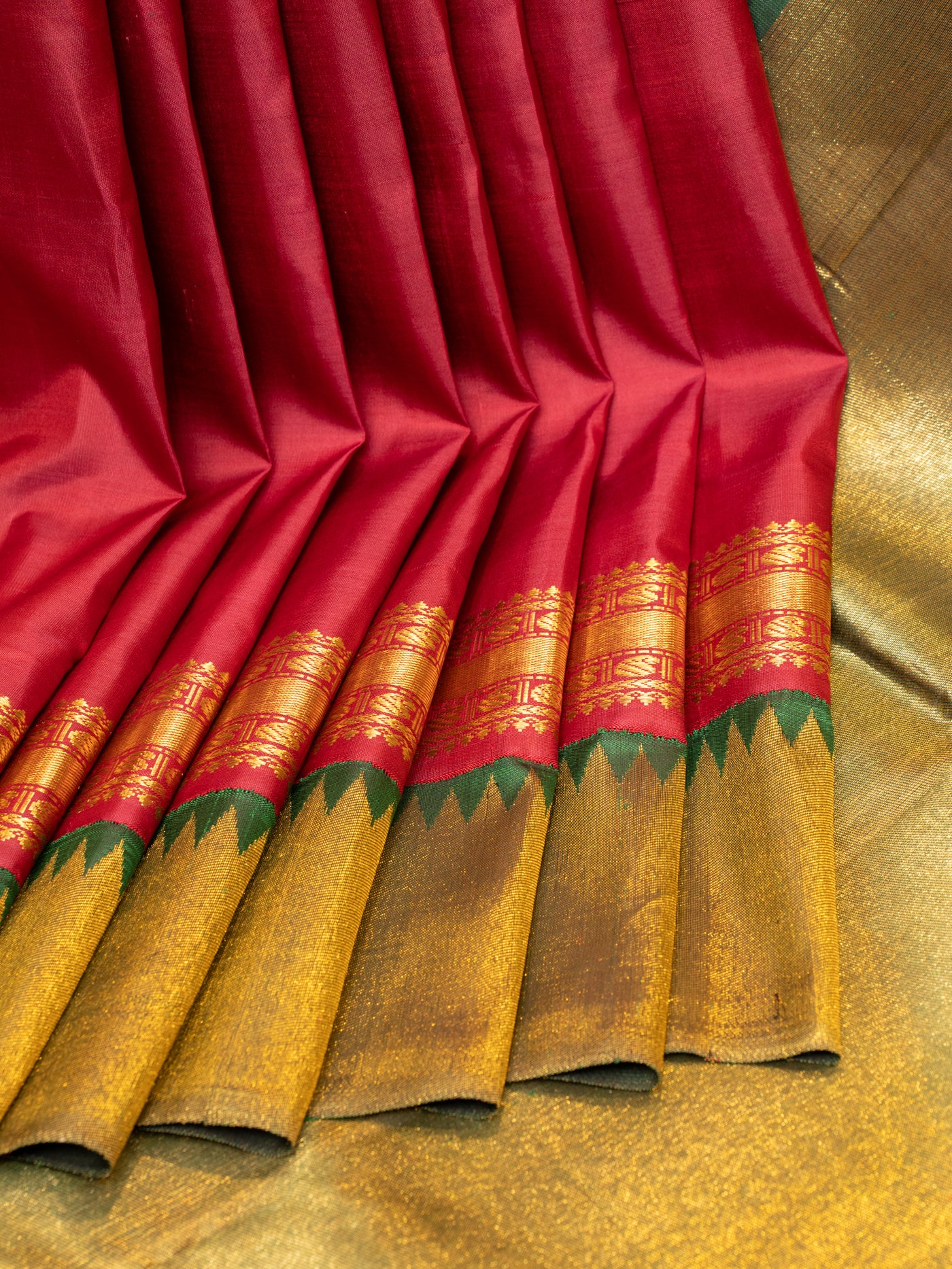 Crimson red and green ettu kol pure zari Kanchipuram silk saree