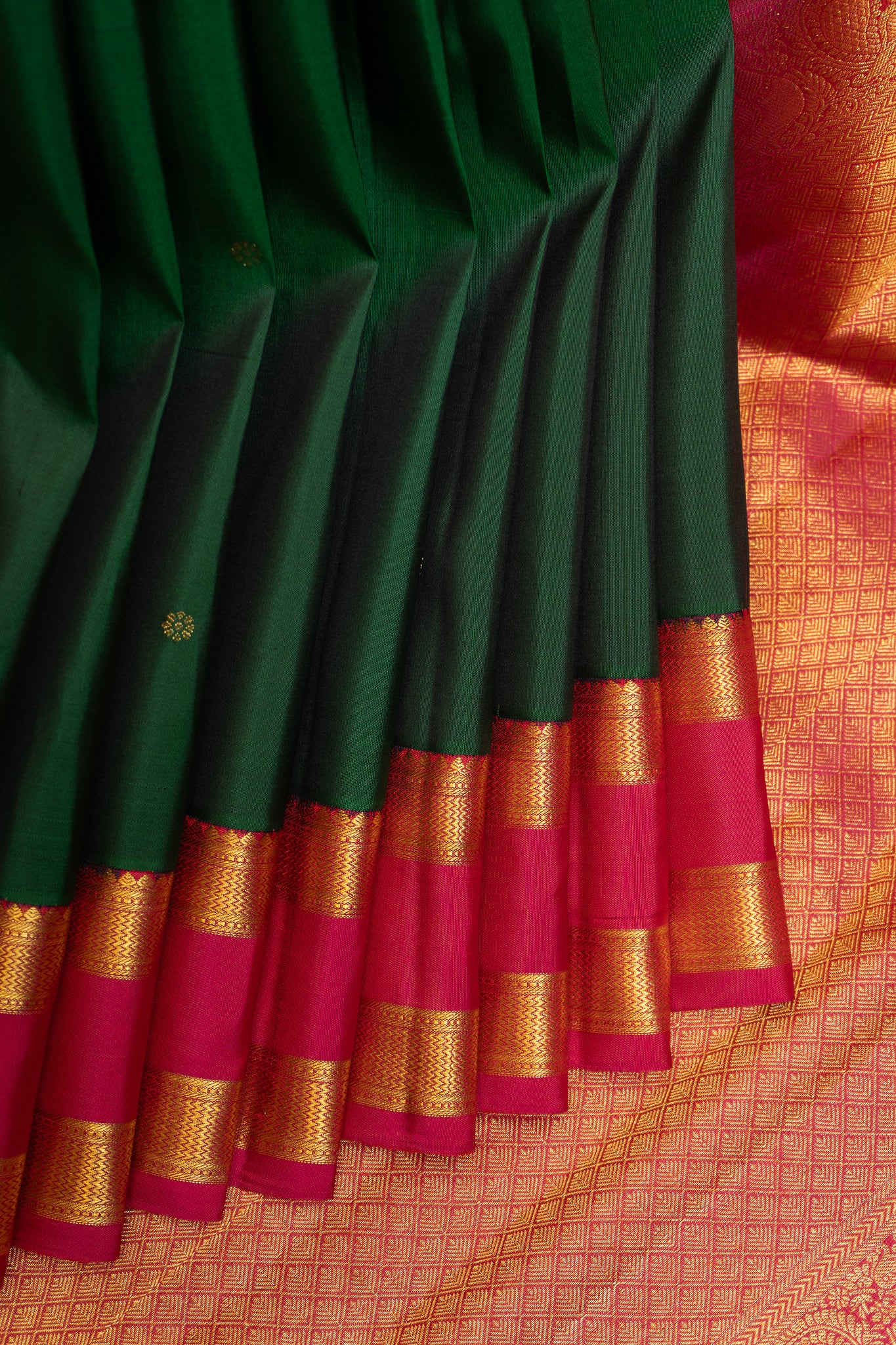 Bottle Green and Magenta Pure Kanchipuram Silk Saree - Clio Silks
