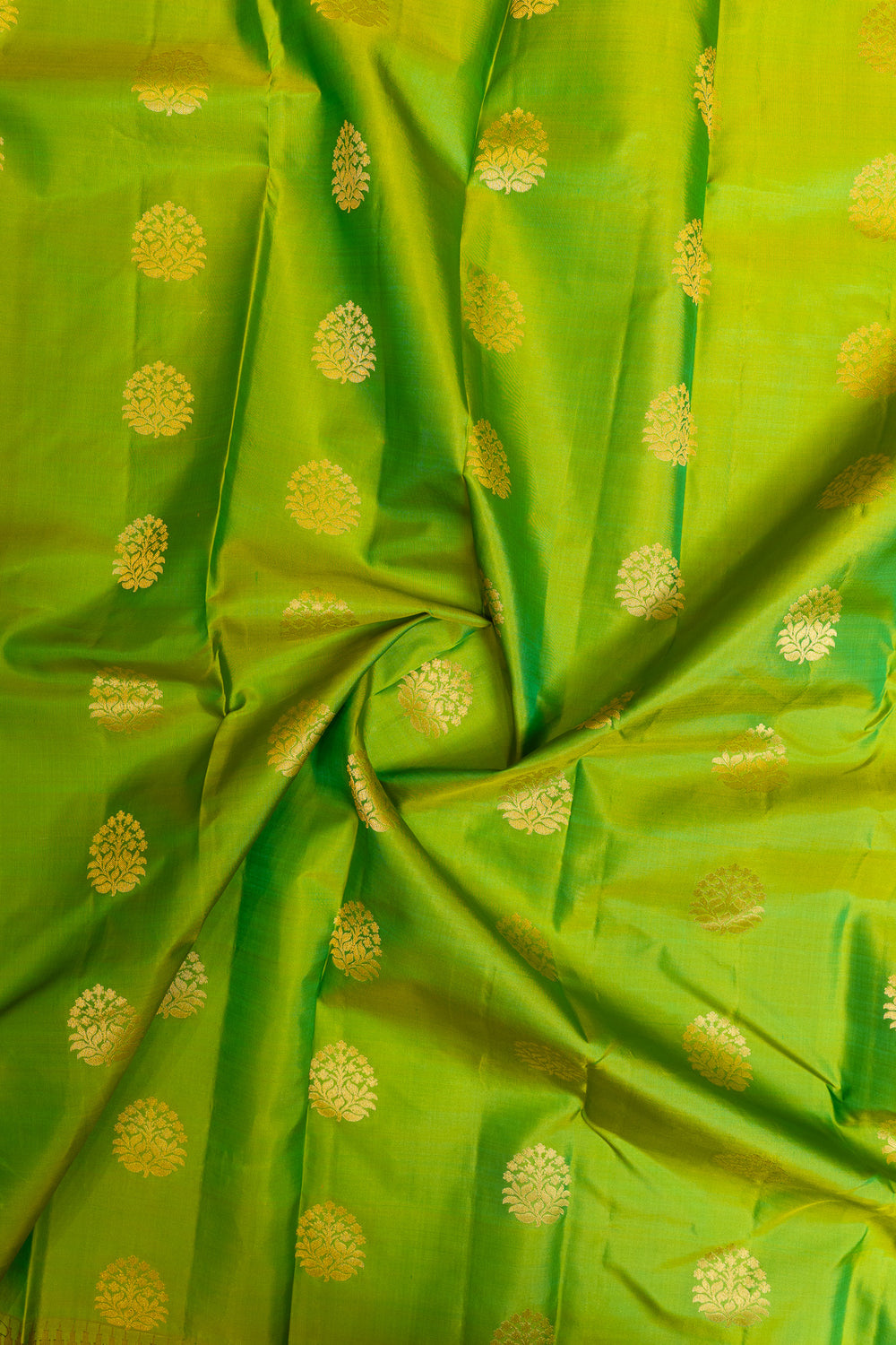 Green and black traditional pure Kanchipuram silk saree