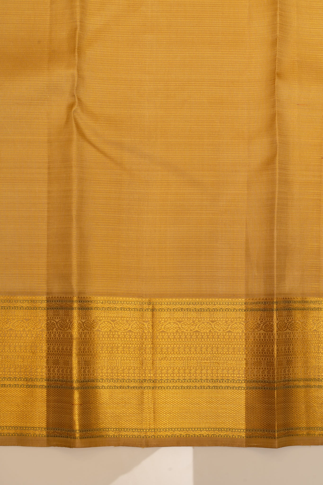 Gold zari seer pure Kanchipuram silk saree