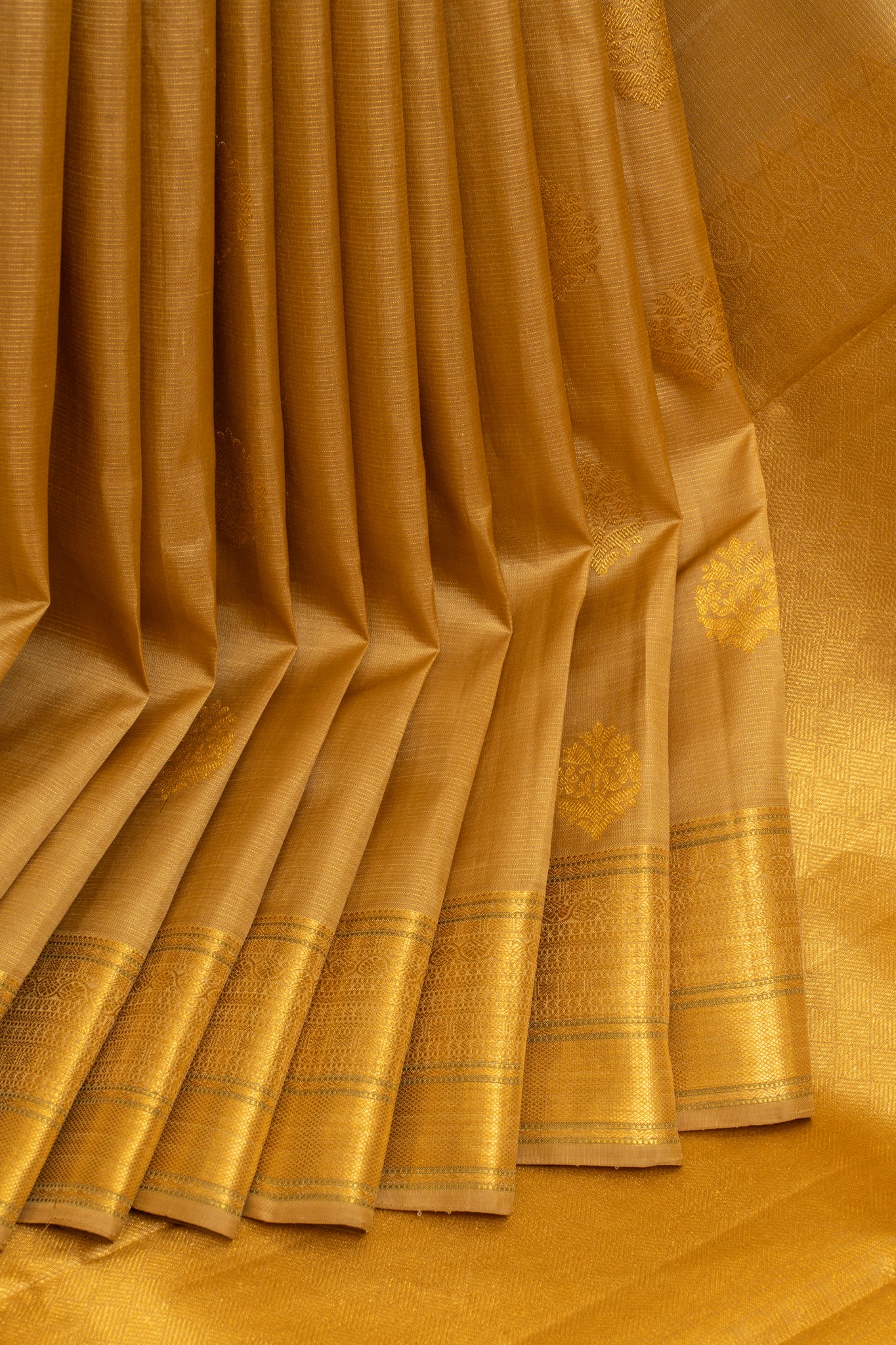 Gold zari seer pure Kanchipuram silk saree