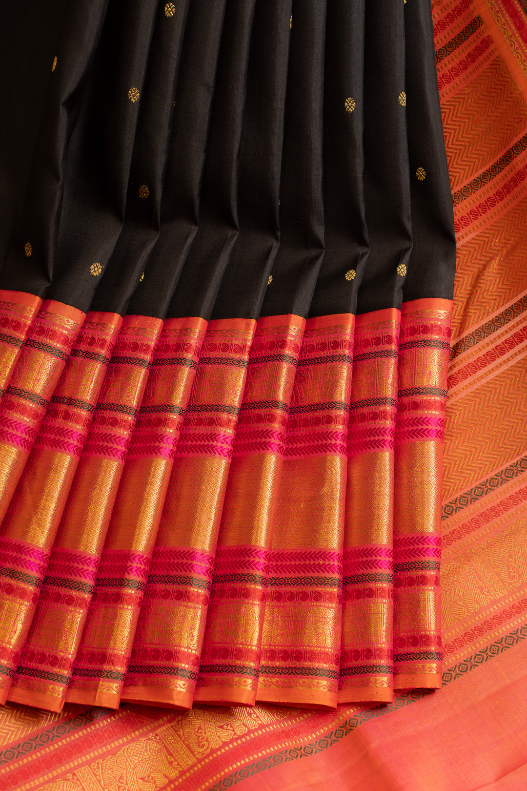 Black and peach Varisaipettu pure Kanchipuram silk saree