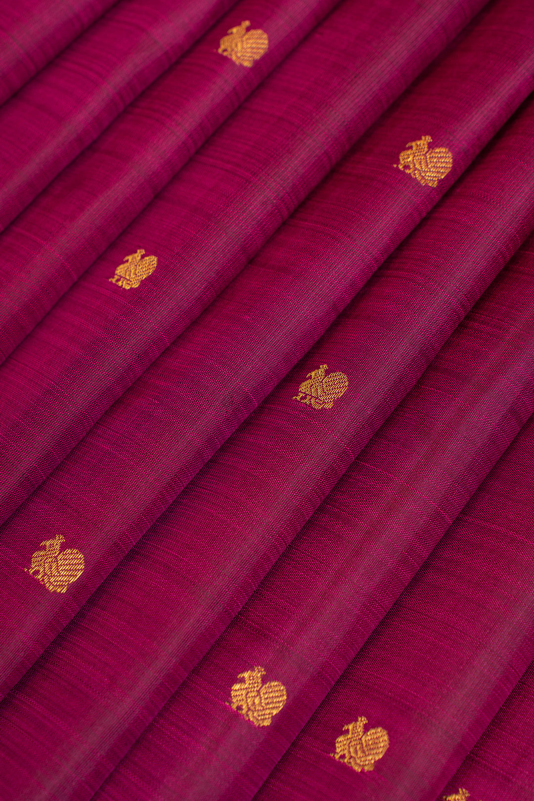 Magenta borderless pure Kanchipuram silk saree